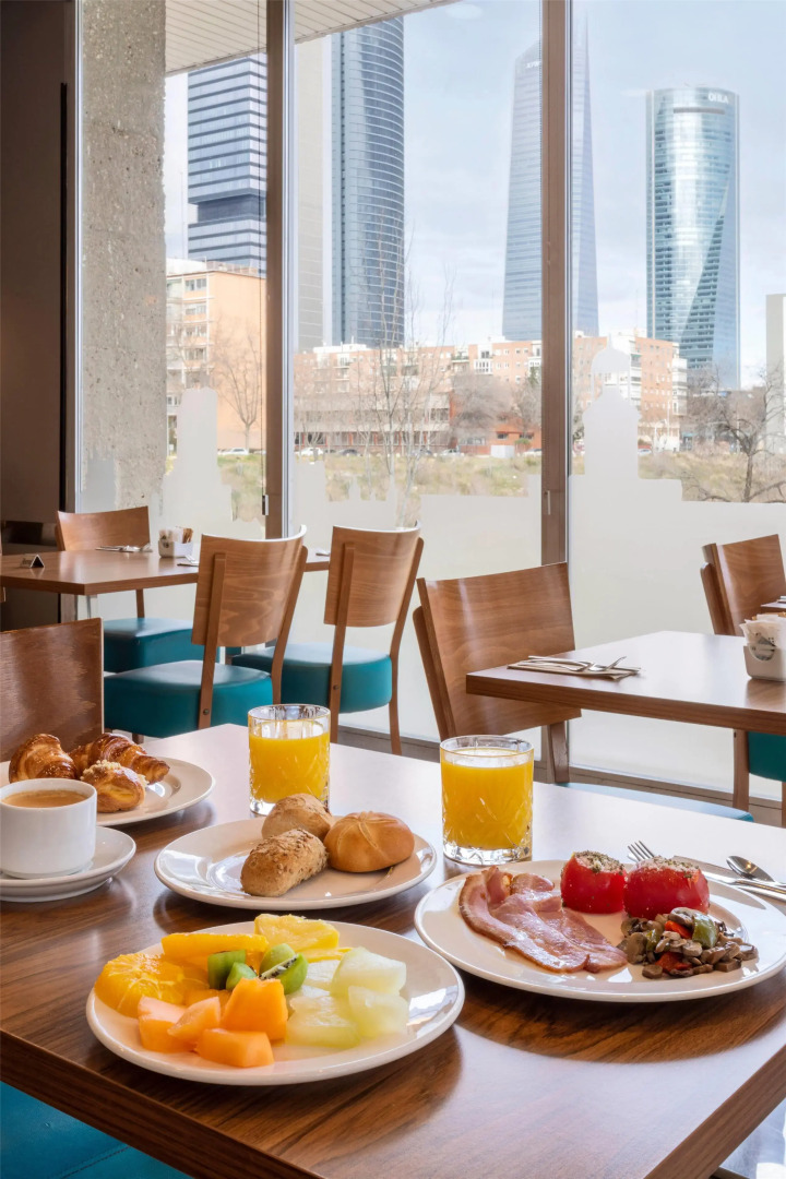 Hotel Madrid Chamartín Affiliated by Meliá