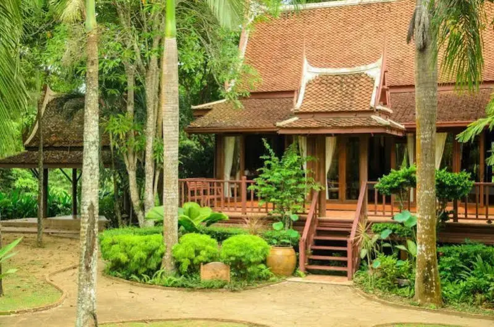 Petchvarin Resort and Spa