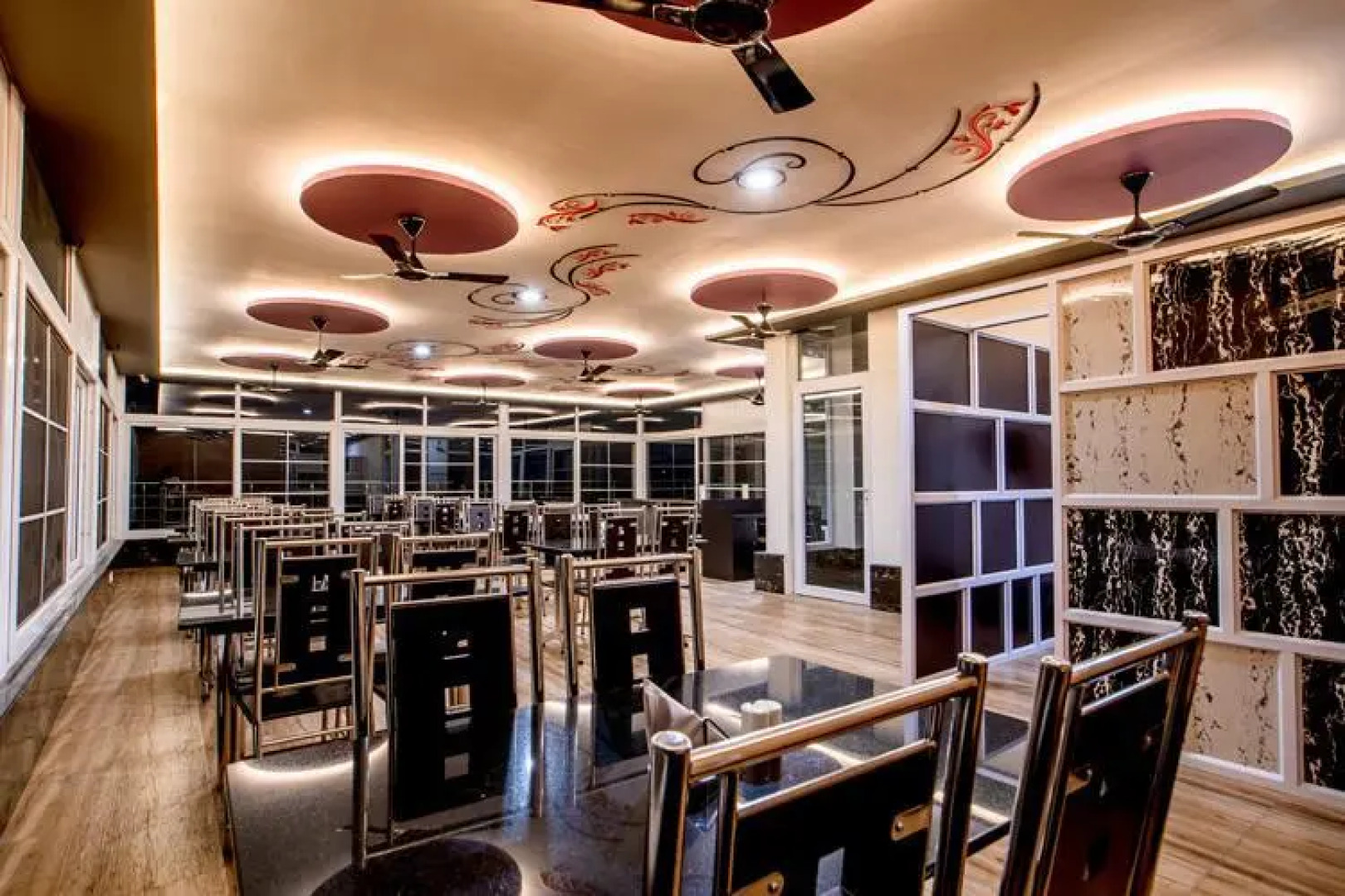 Crystal Lake  Service Apartments