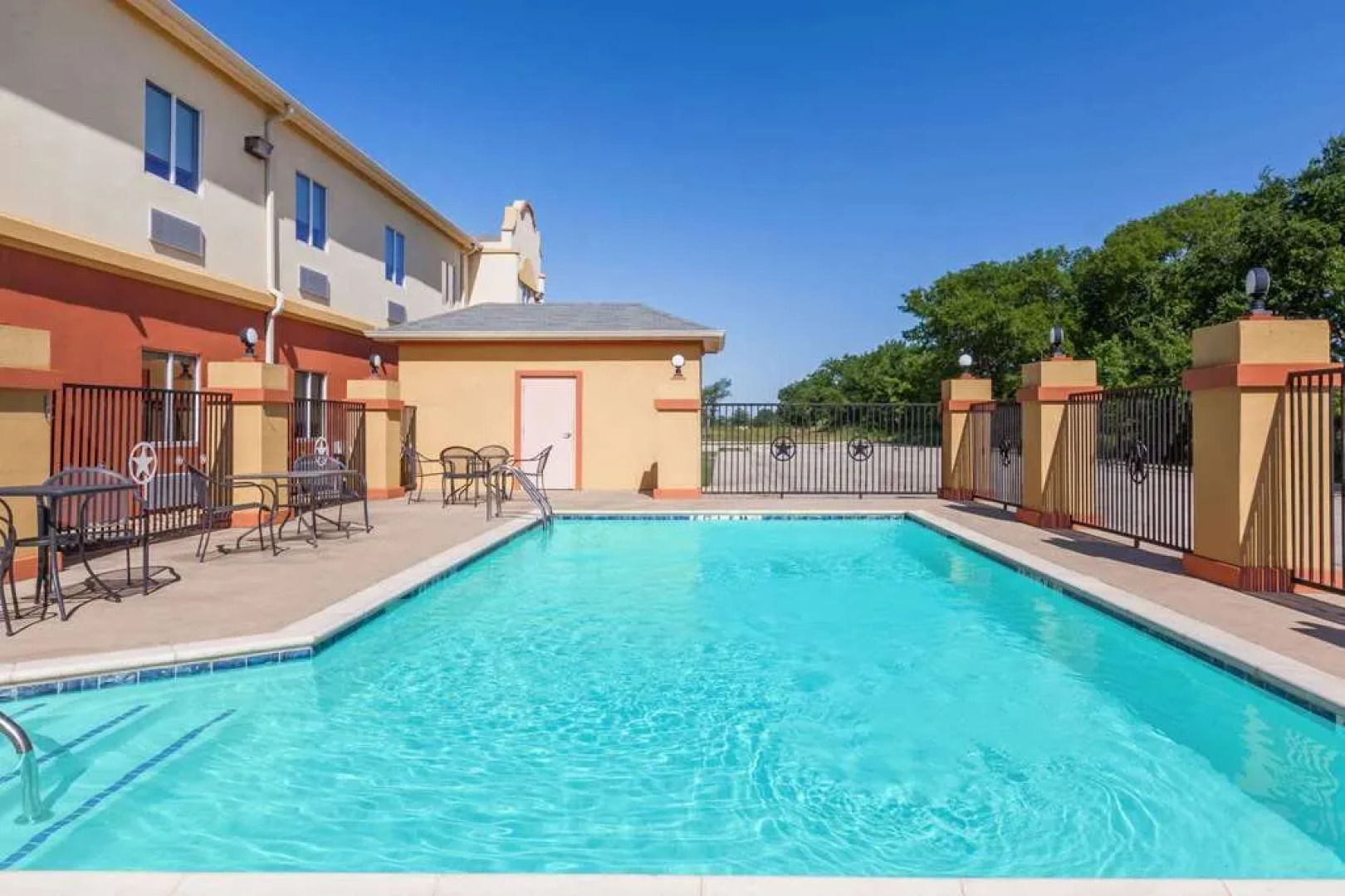 Days Inn And Suites Marquez