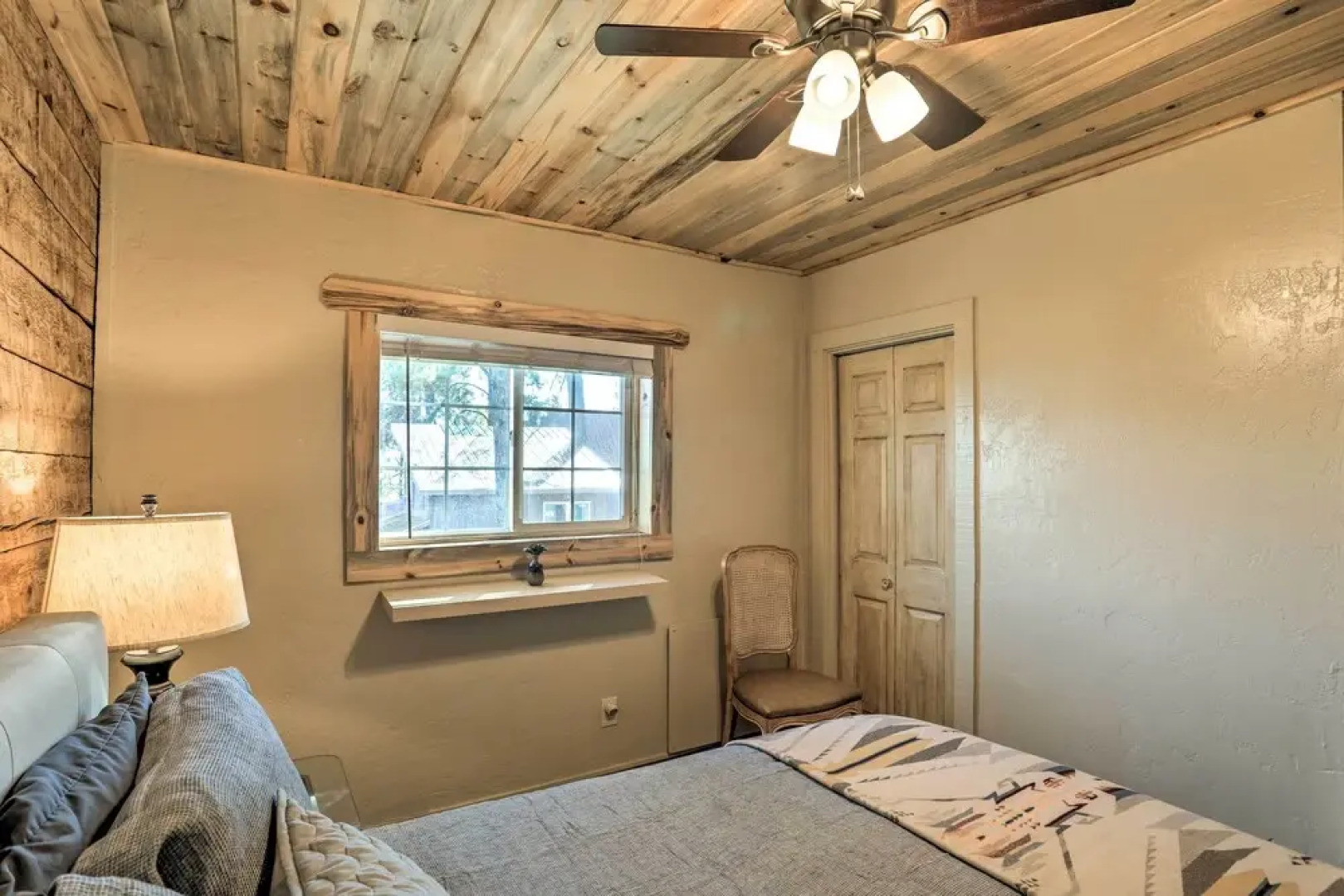 Tasteful Log Cabin Retreat on Lake Pagosa!