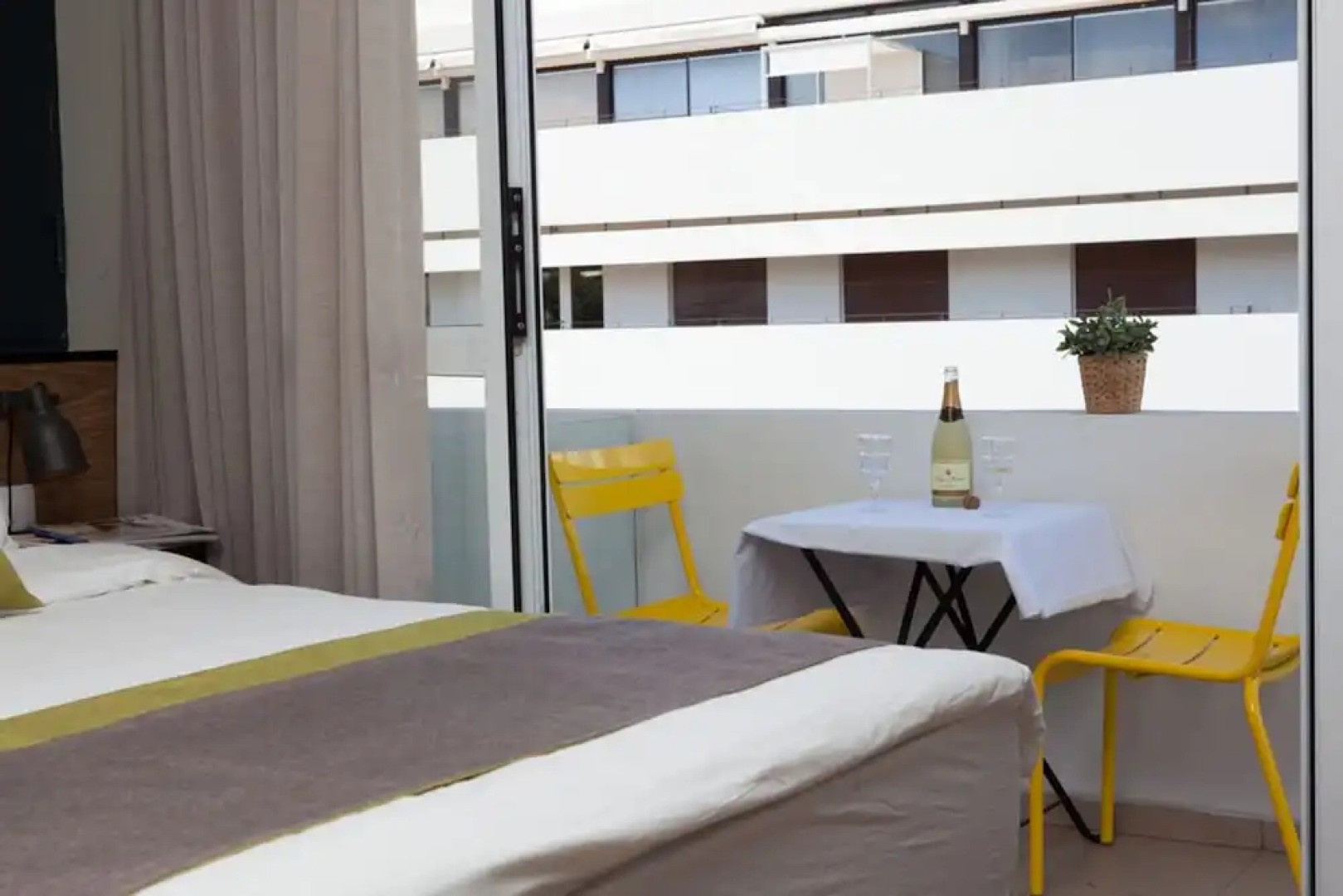 The White House Hotel at Dizengoff Square