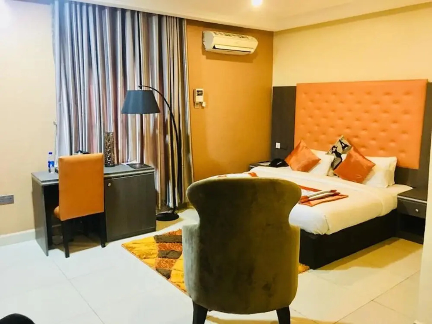 Le Paris Continental Hotel