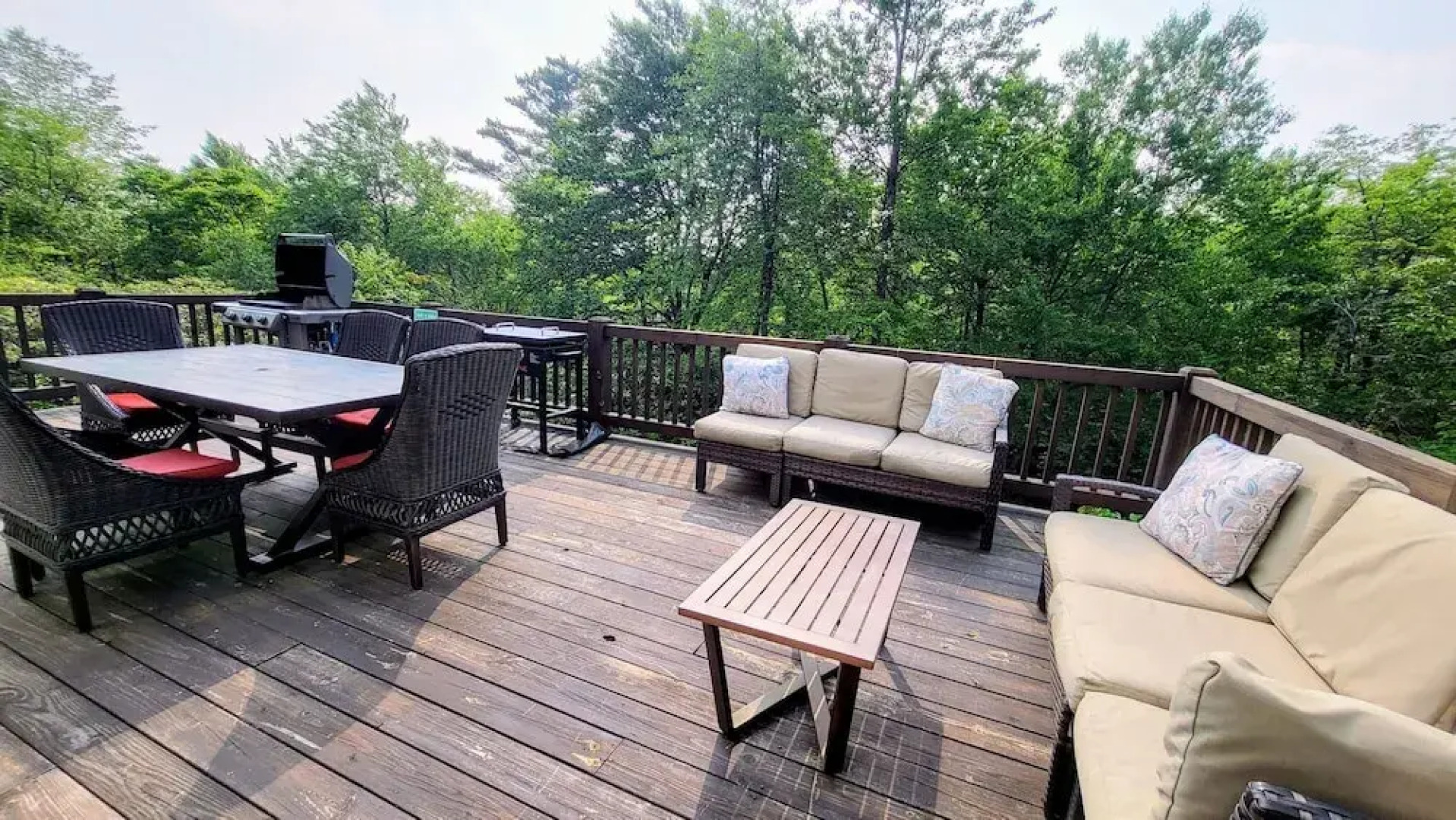 The Nest at Pinecrest by Avantstay Hot Tub Spacious Deck Game Room Fire Pit