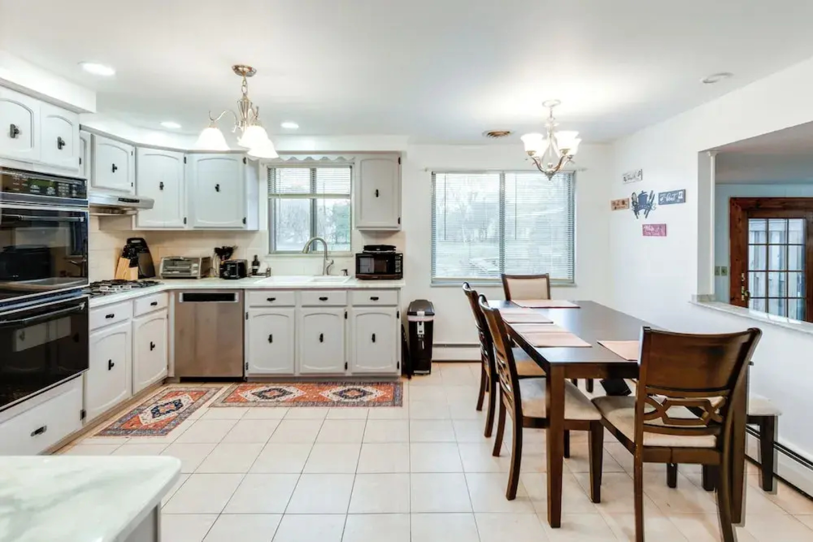 Deck & Seasonal Pool: Spacious Home Near Buffalo!