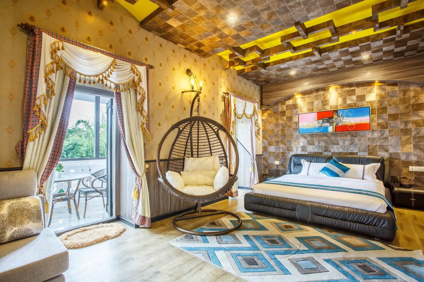 Royal Empire Boutique Hotel