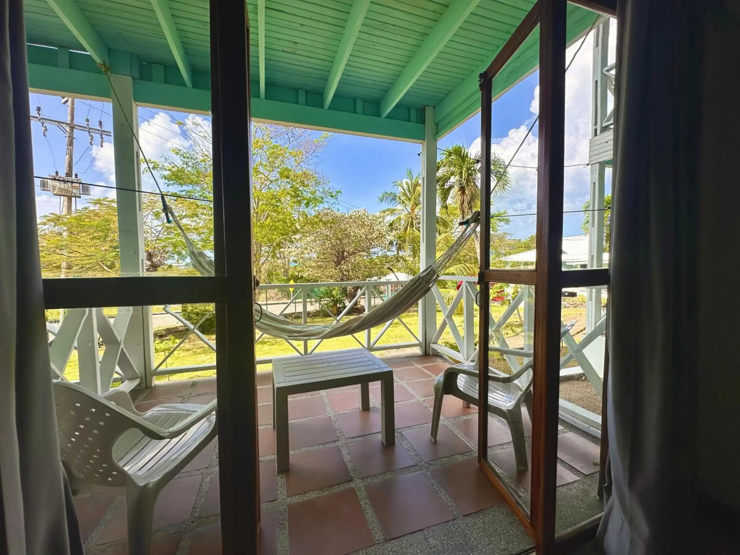 South West Bay Cabañas