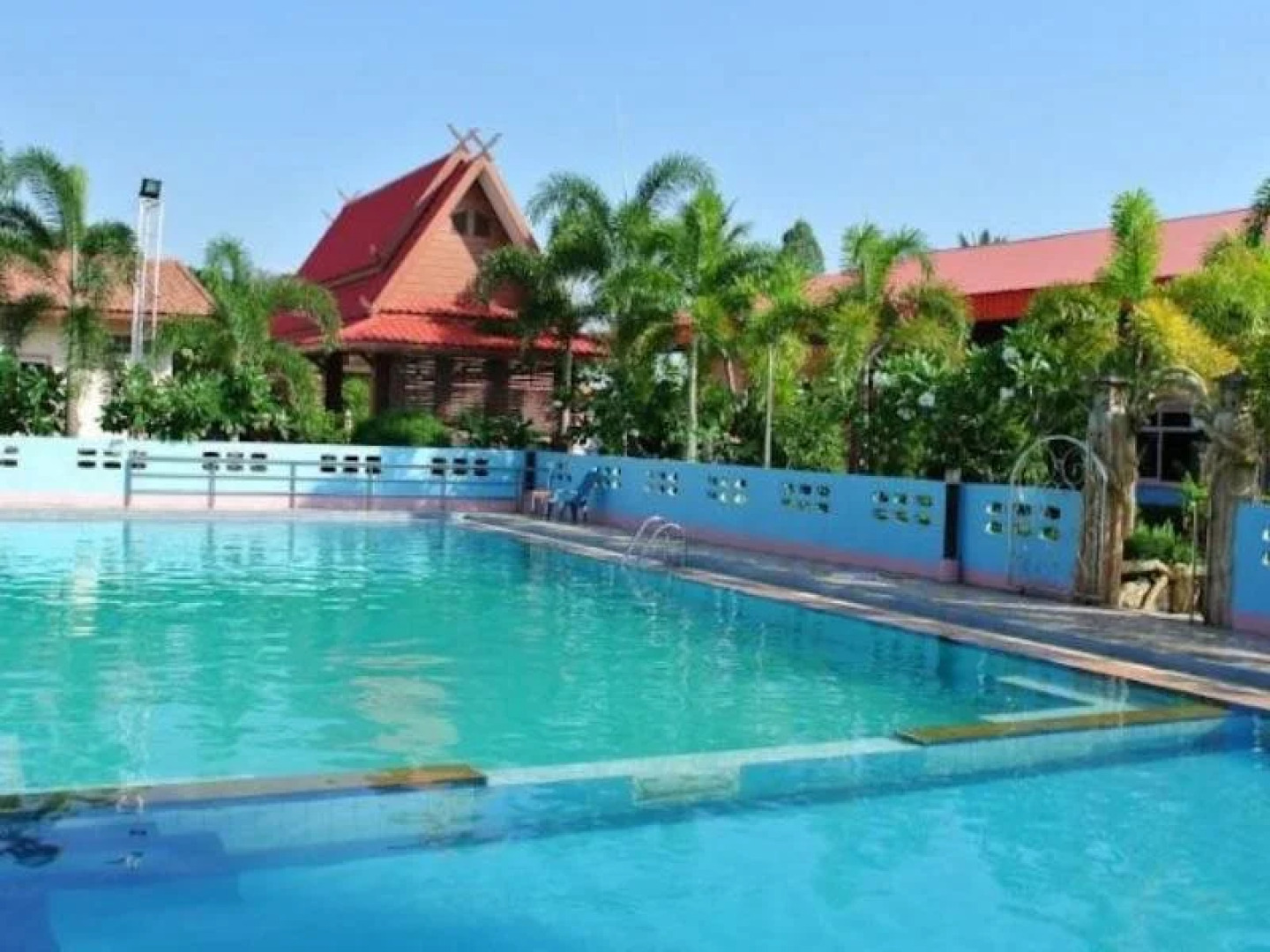 Phromlikhit Sawhanbandal Resort