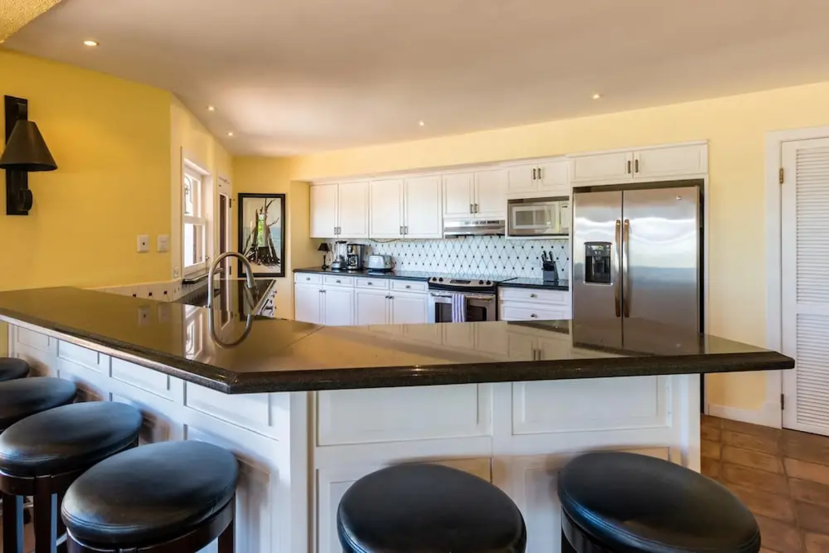 Luxury Flamingo home with ocean view sleeps 10 - walking distance from beach