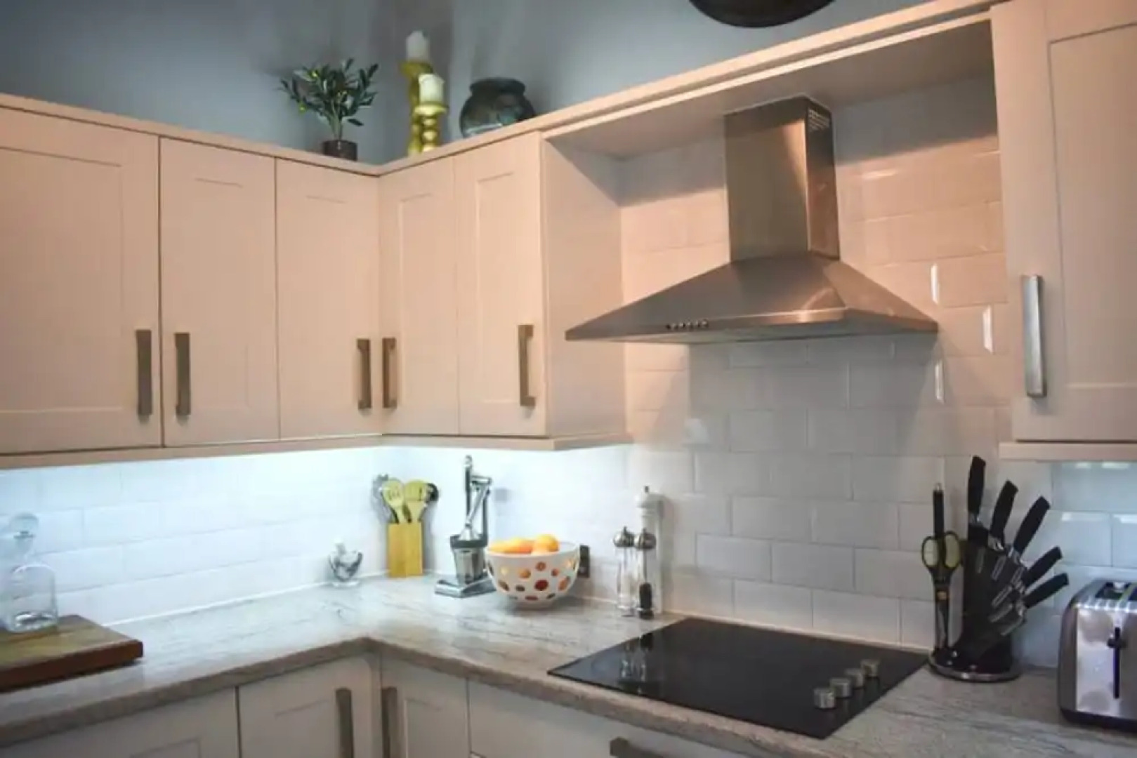 2 Bedroom Apartment Near Seafront in Brighton