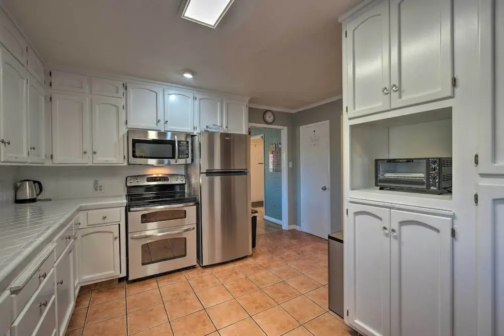 Spacious Wine Country Home: 1 Mi to Downtown Lodi!