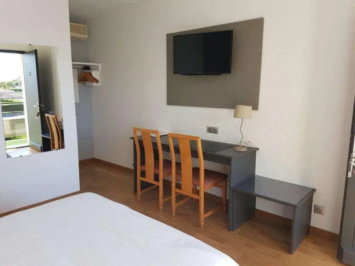 Chateau Les Bruyeres