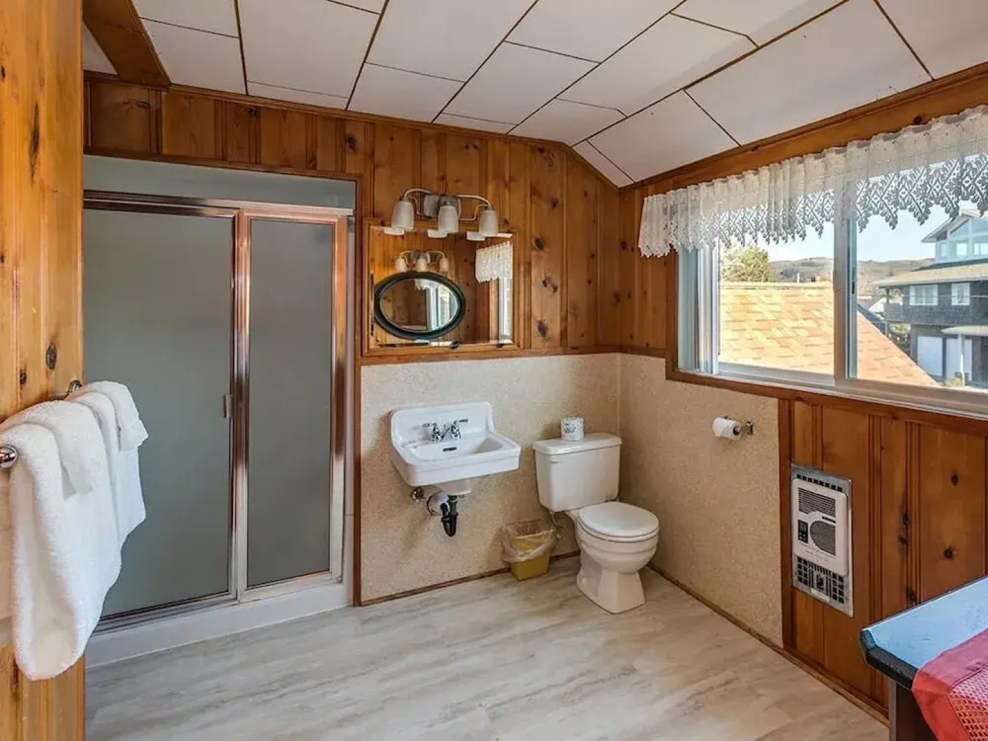 Steve's Getaway 4 Br home by RedAwning
