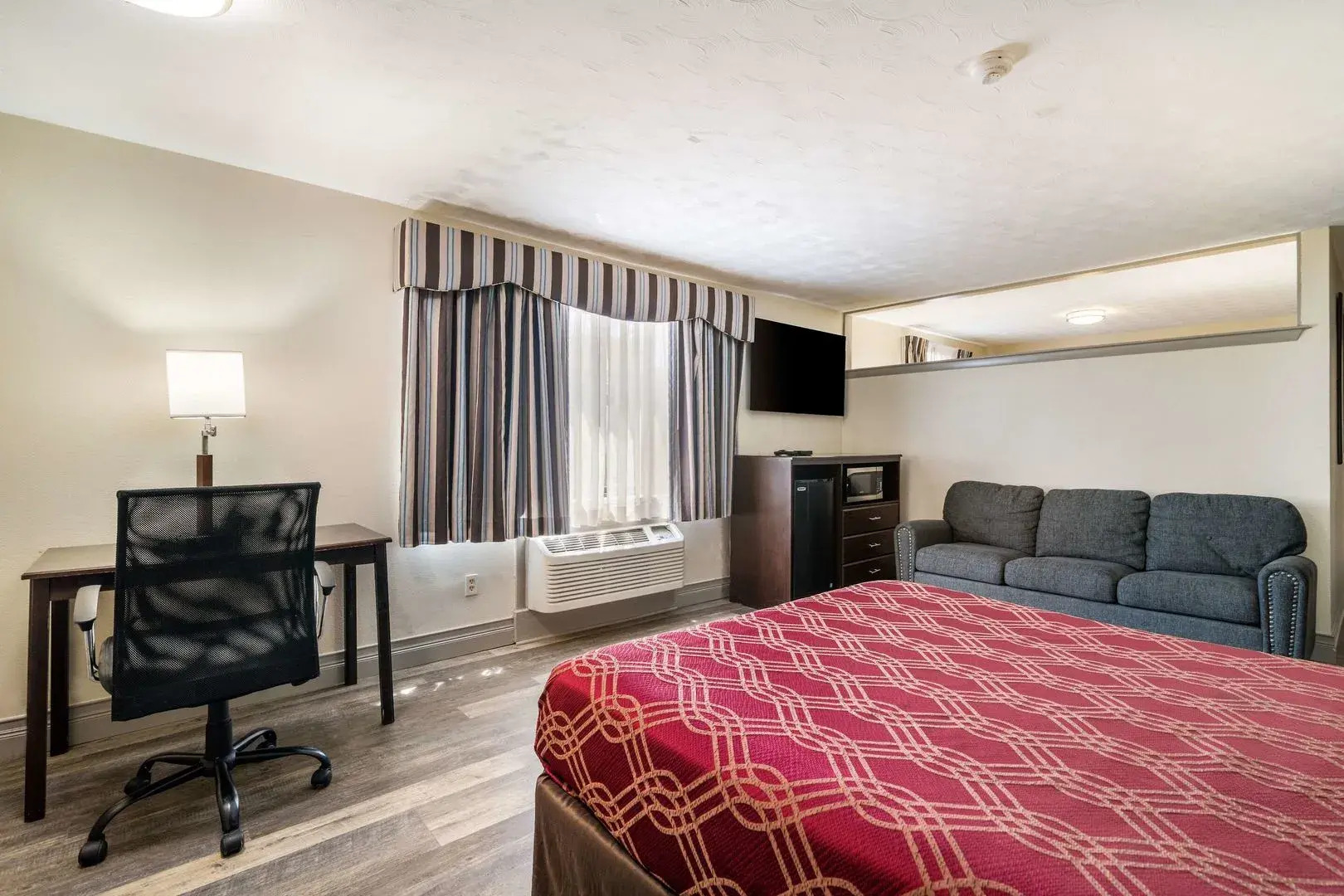 Howard Johnson by Wyndham Malden Boston Area