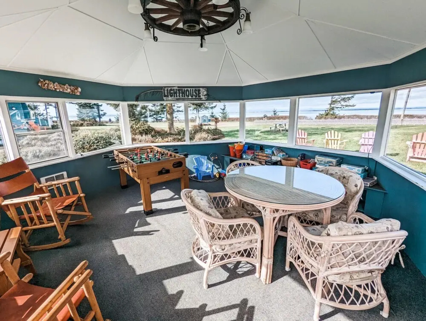 Juan de Fuca Waterfront Hotel & Cottages