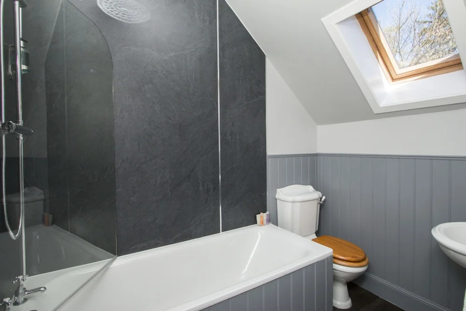 Glen Clova Hotel and Lodges