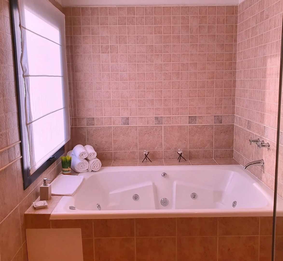 Xelena Hotel & Suites