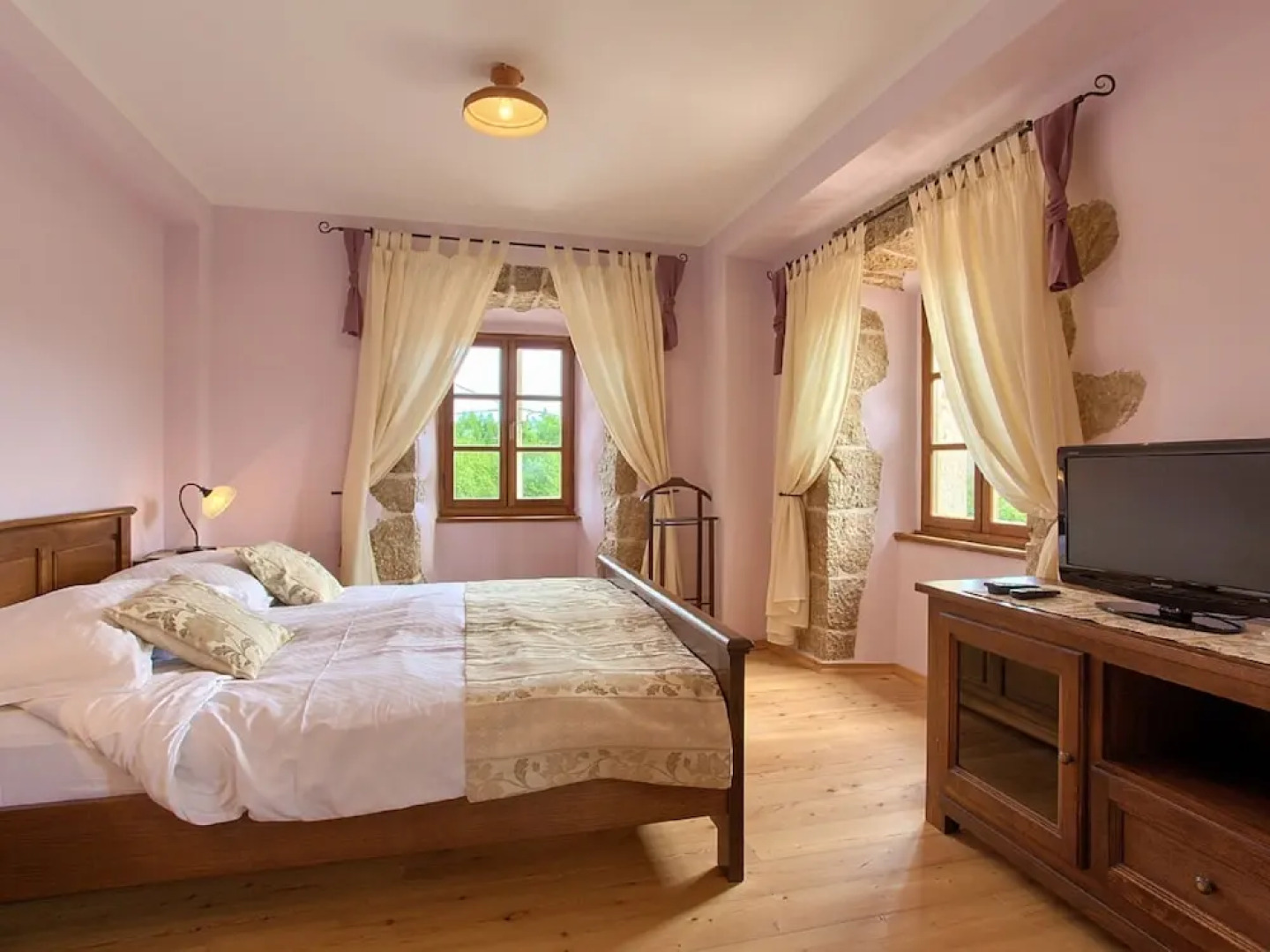 Attractive Villa in Kras with Swimming Pool