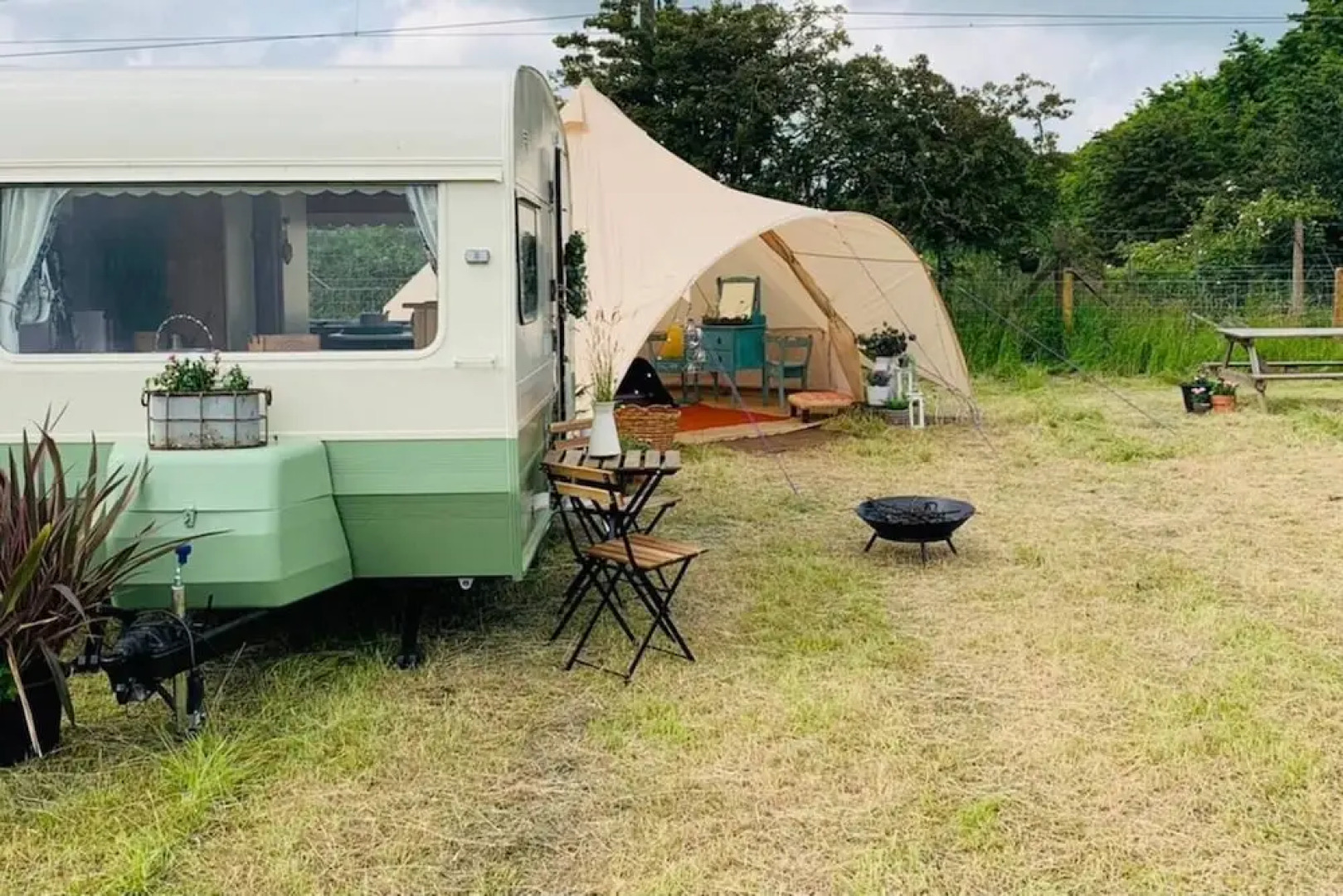 Private Glamping in a Vintage Caravan & Bell Tent