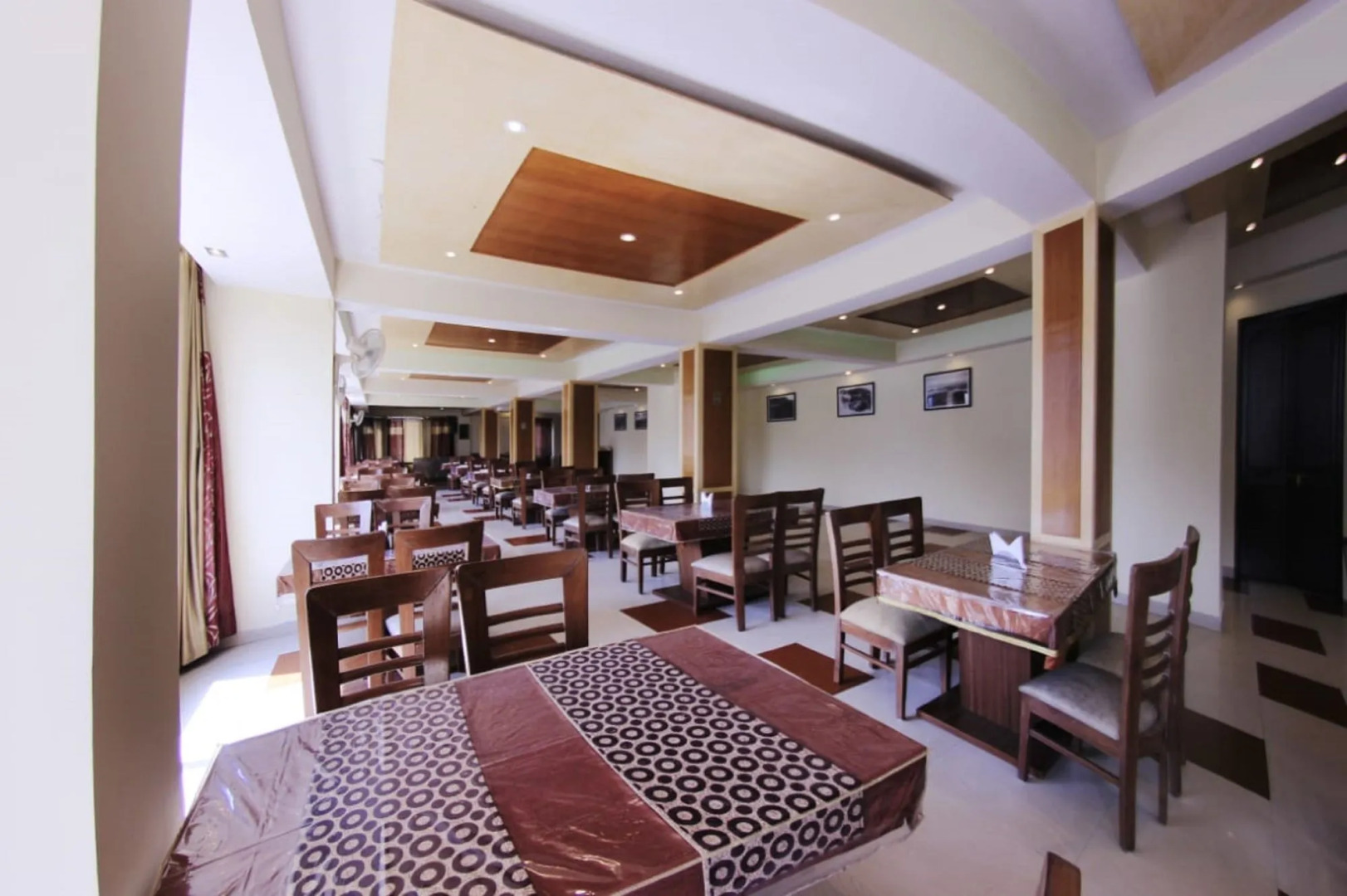 Hotel Sukh Sagar Regency