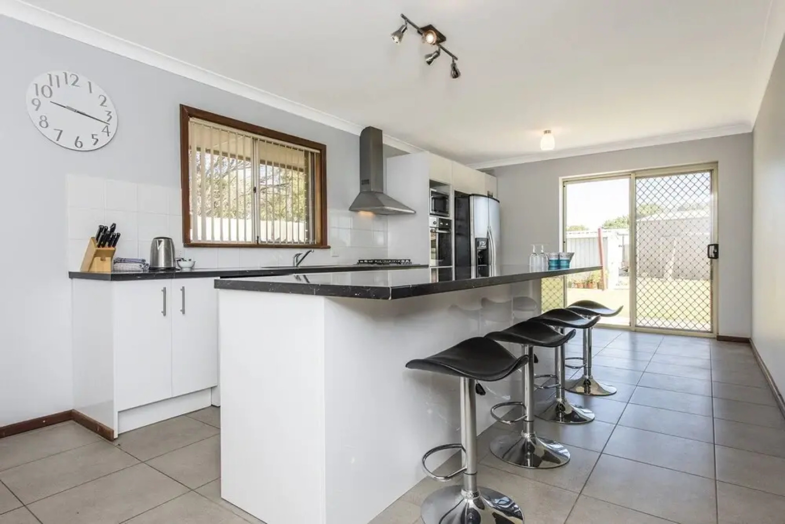 Back Beach Retreat - Pet Friendly