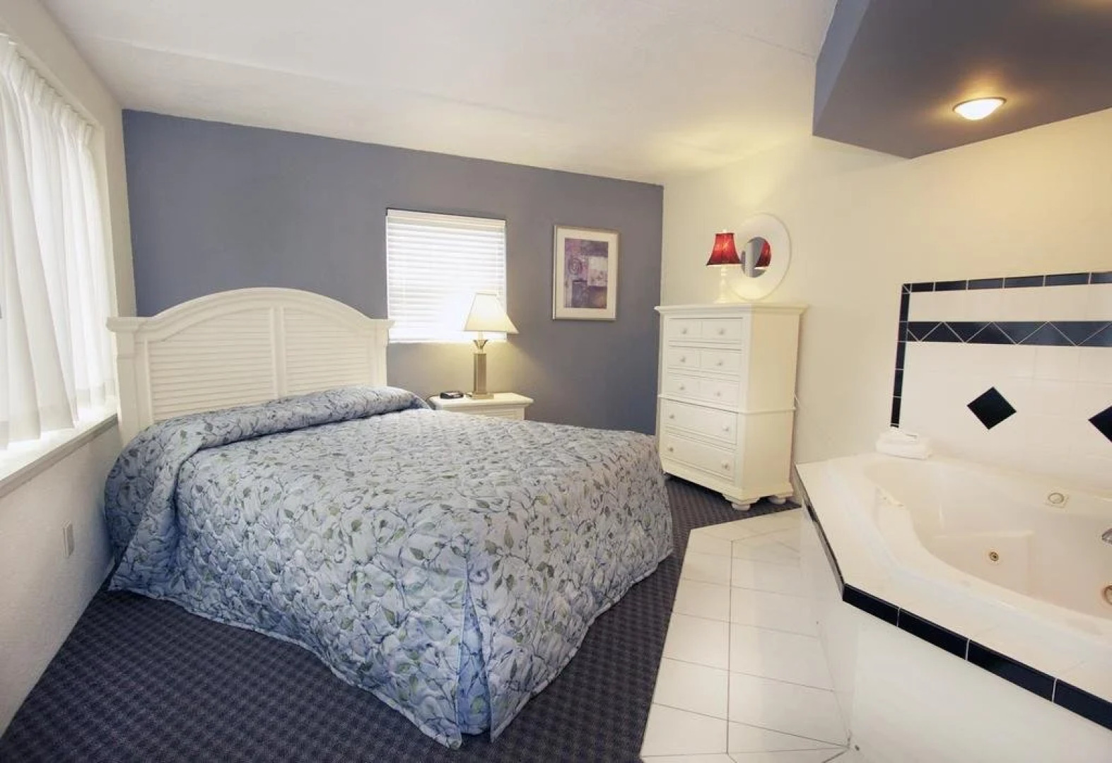 The Crusader Oceanfront Family Resort