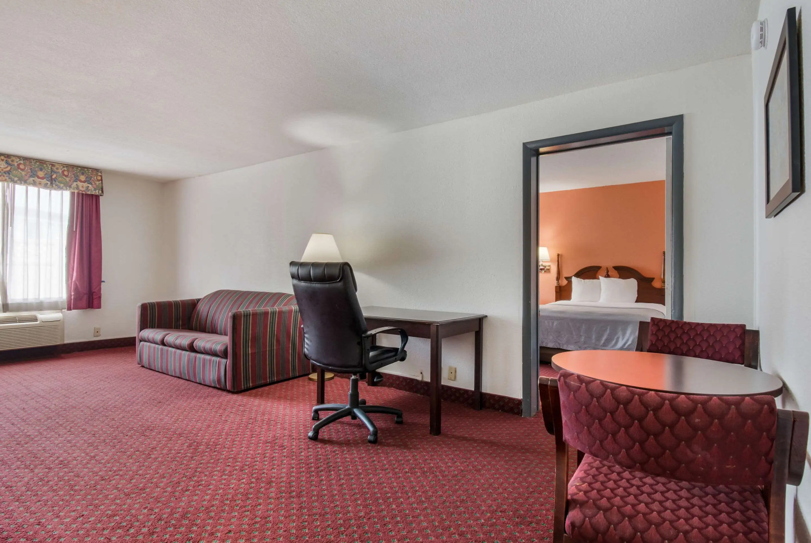 Econo Lodge Inn & Suites Chambersburg Central