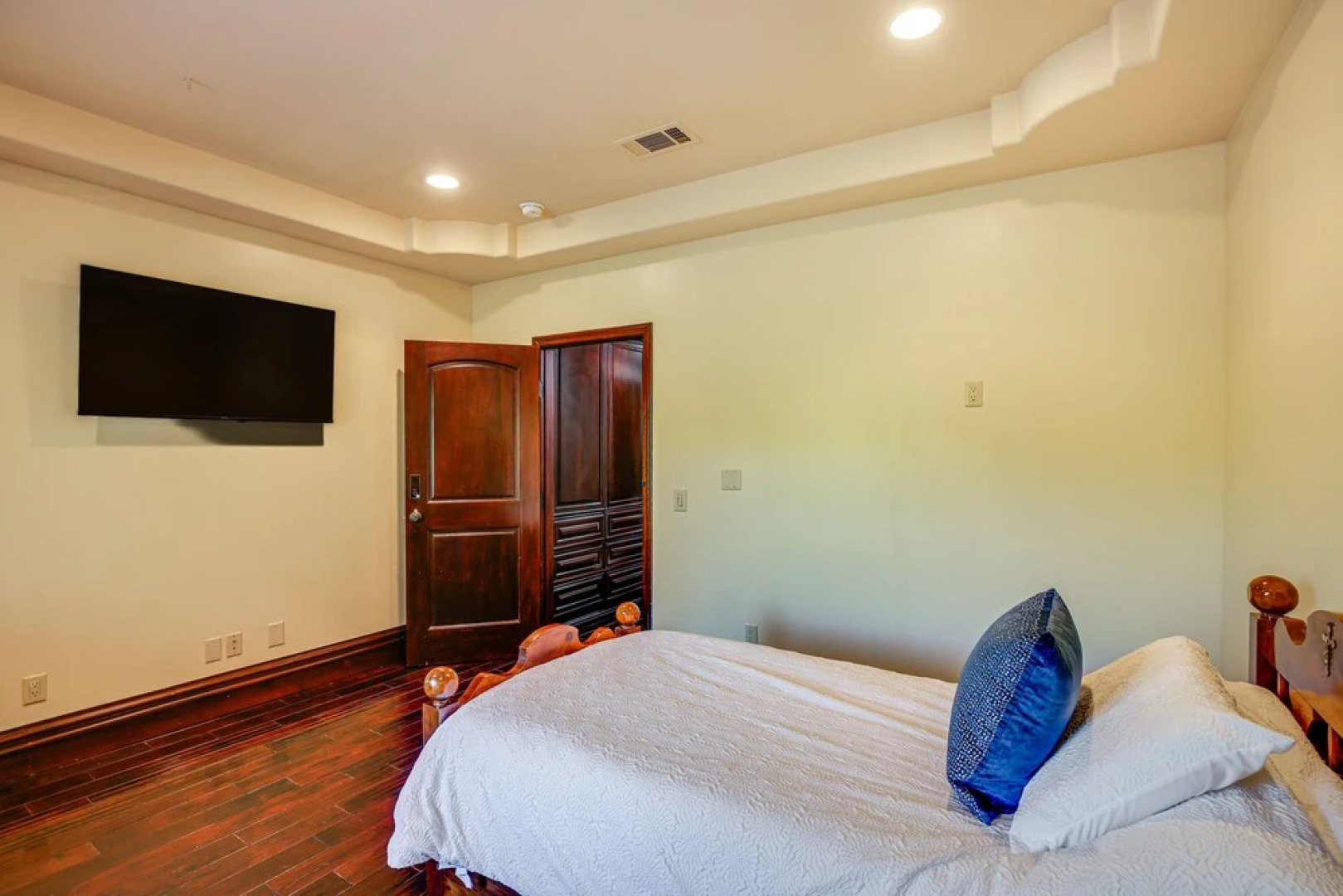 Spacious Fullerton Villa w/ Private Pool & Hot Tub