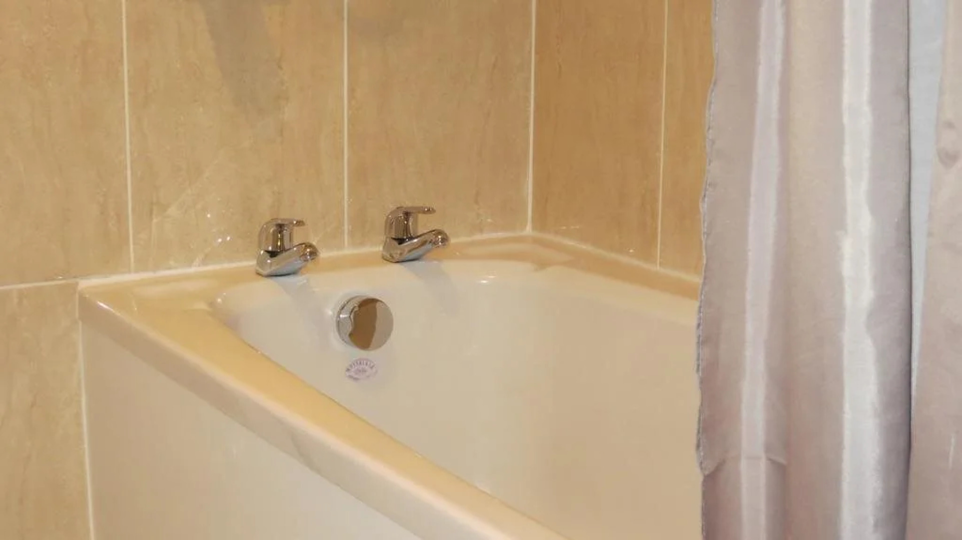 Ambassador Court Hotel