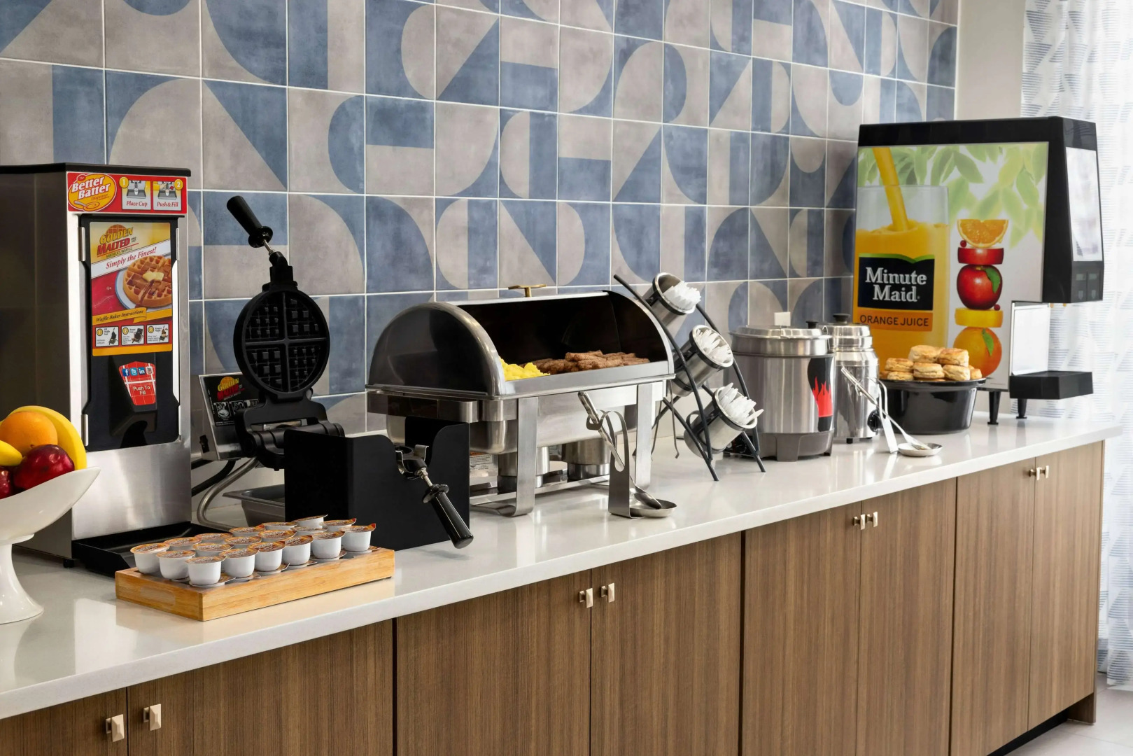 La Quinta Inn & Suites by Wyndham Springfield Airport Plaza