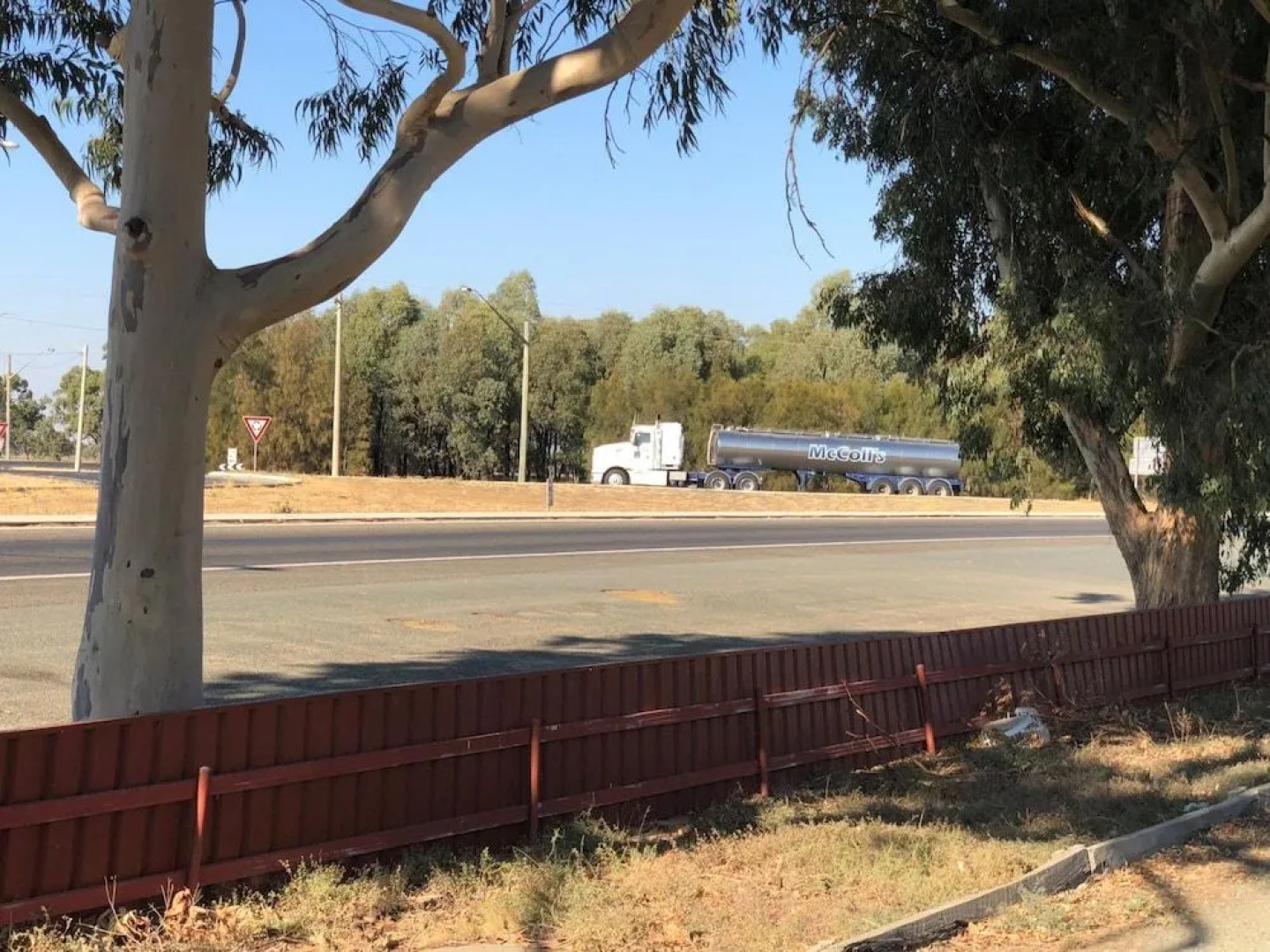 Outback Quarters Motel Hay