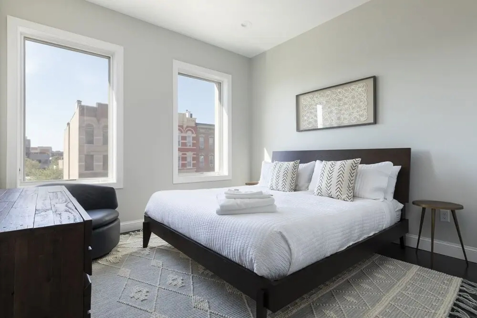 Large Stylish 3BR Loft on Cobblestone Ln Near NYC