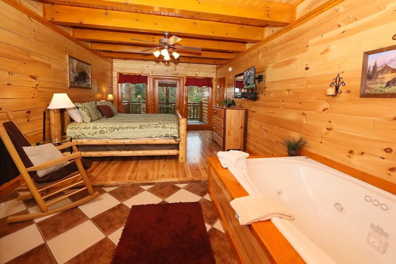 Mountain Movie Inn - Six Bedroom Cabin