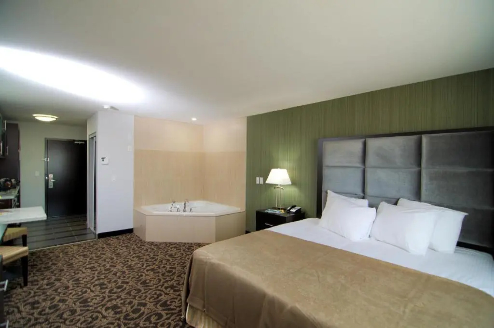 Paradise Inn and Suites - Redwater