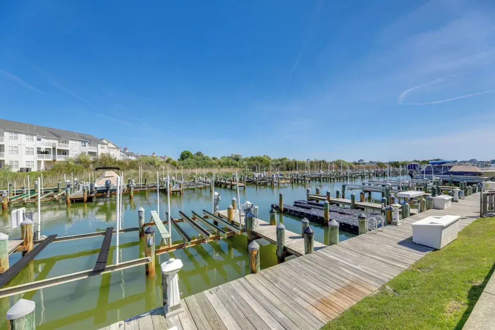 Boat Slip & Pool Access: Ocean City Home!