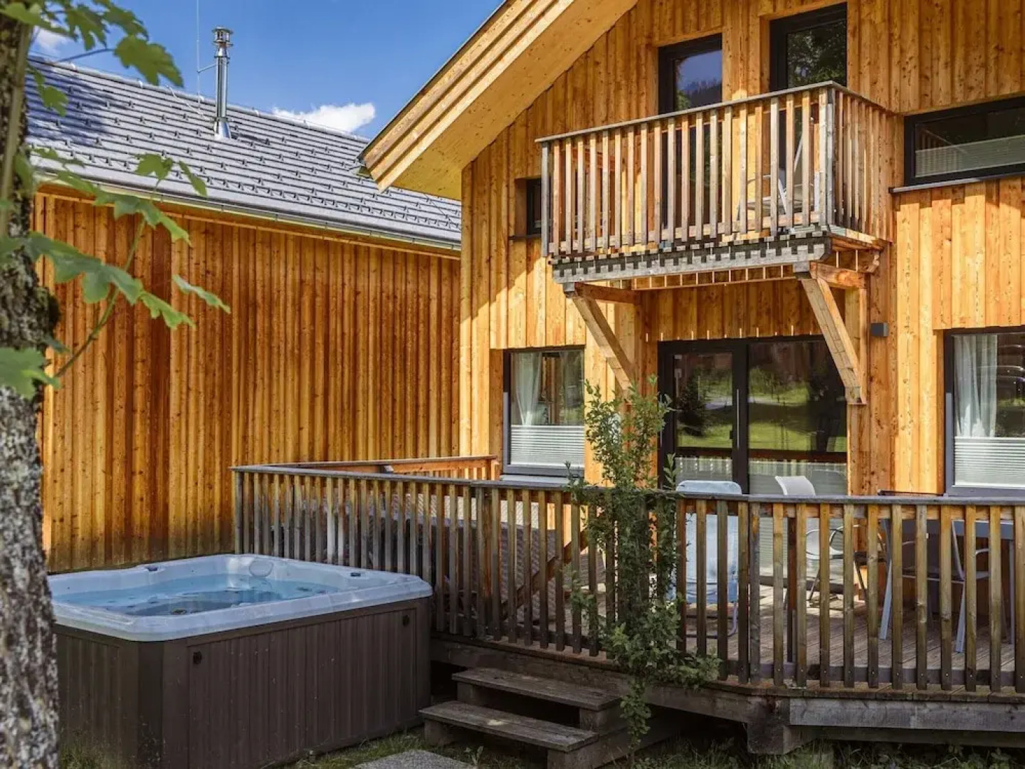 Modern Wooden Chalet in Sankt Georgen ob Murau with Hot Tub