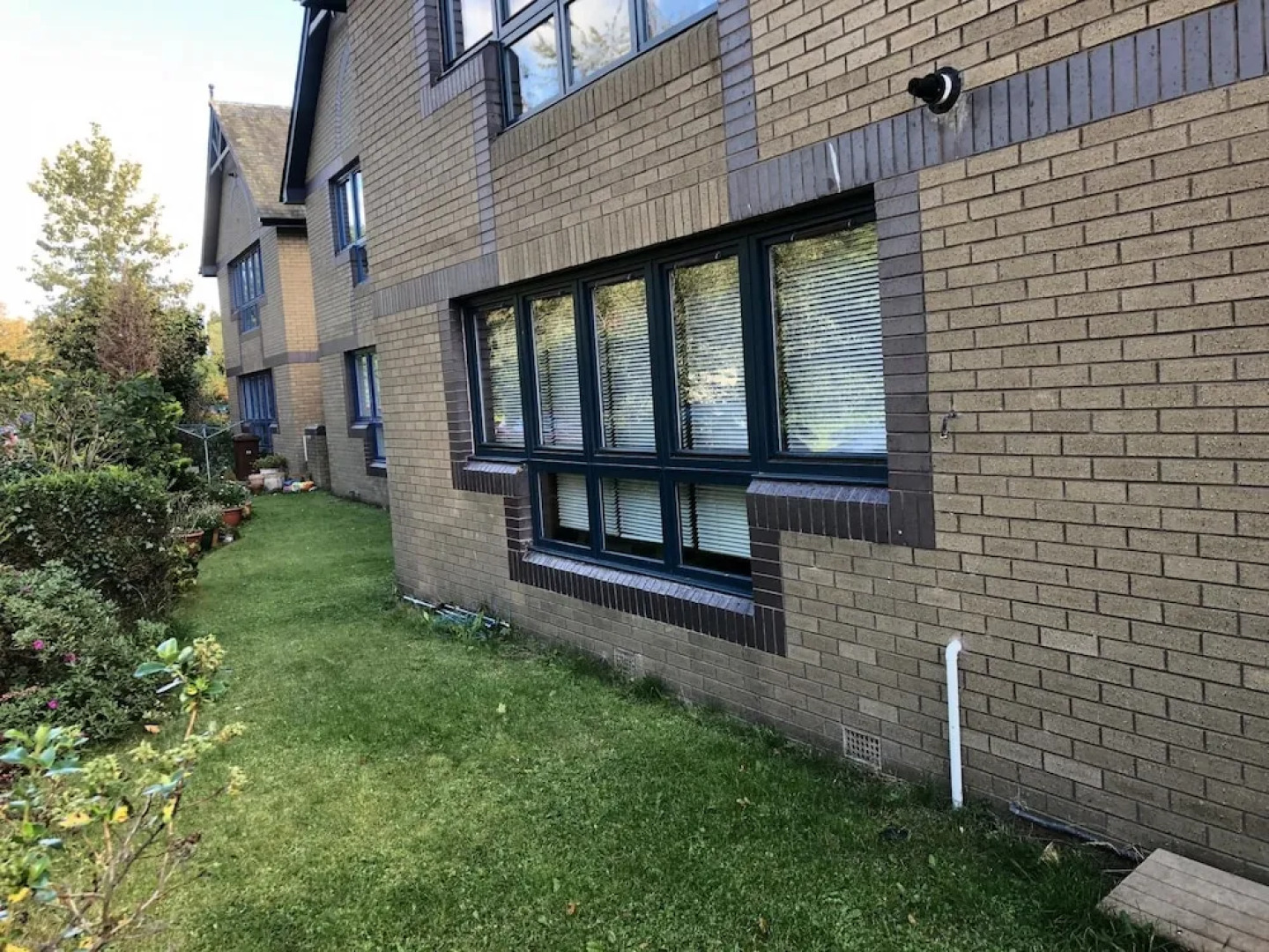 Super 2 Bedroom Flat near Dalkeith Town Center