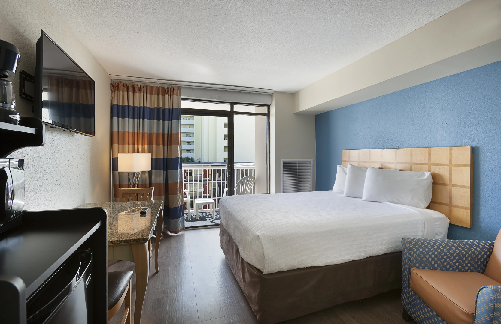 Captain's Quarters Resort