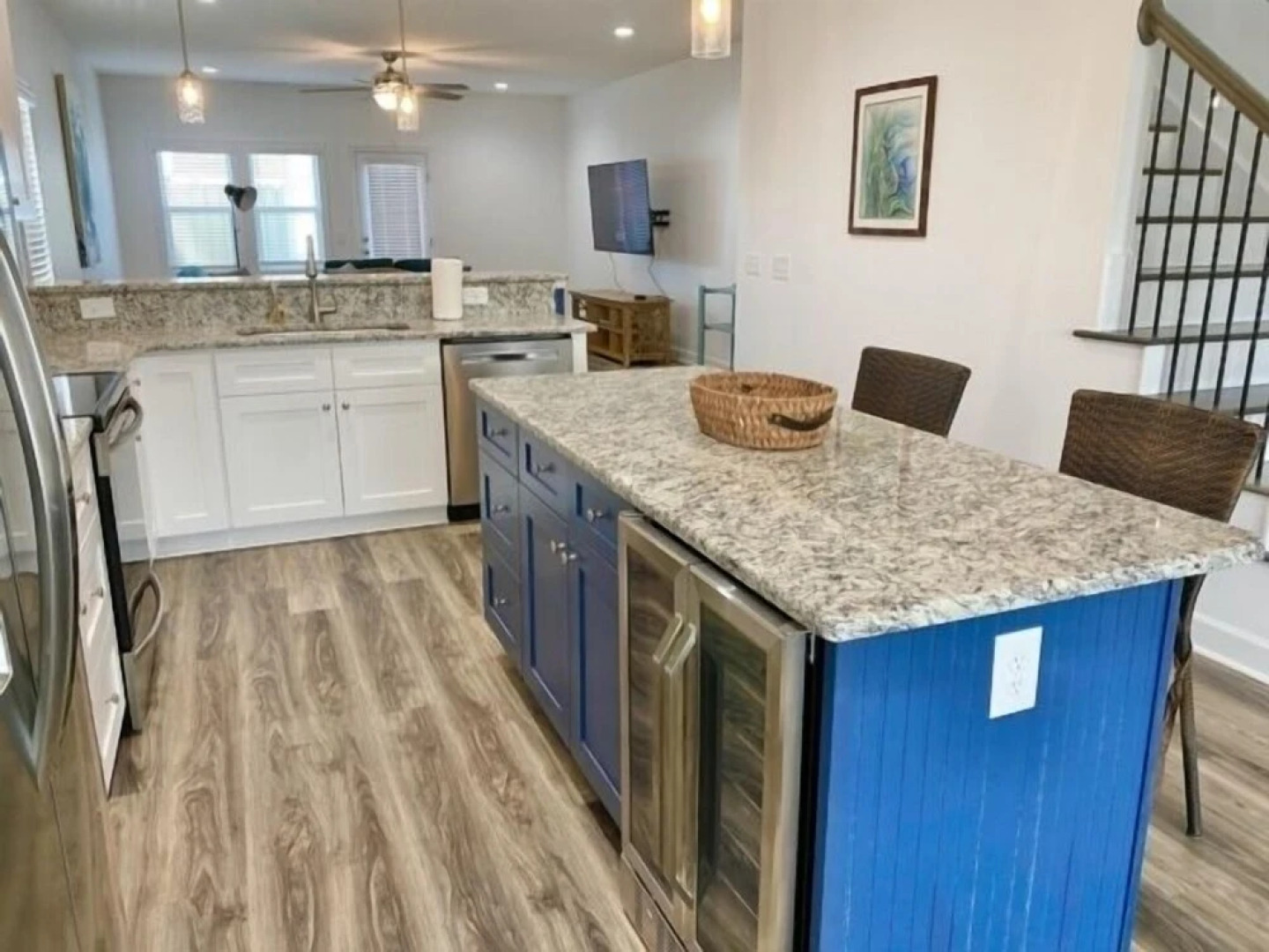 Hale Makai - Relaxing Family Vacation Just A Block From The Beach! Amazing Sunrise And Sunset Views From Four Decks! 3 Bedroom Townhouse by Redawning