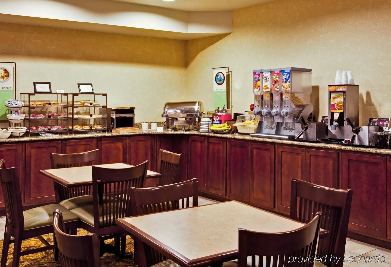 Country Inn & Suites by Radisson, Des Moines West, IA