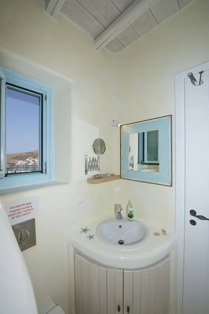 Nephiria's Villa Danelina next to Ornos&Psarou beach