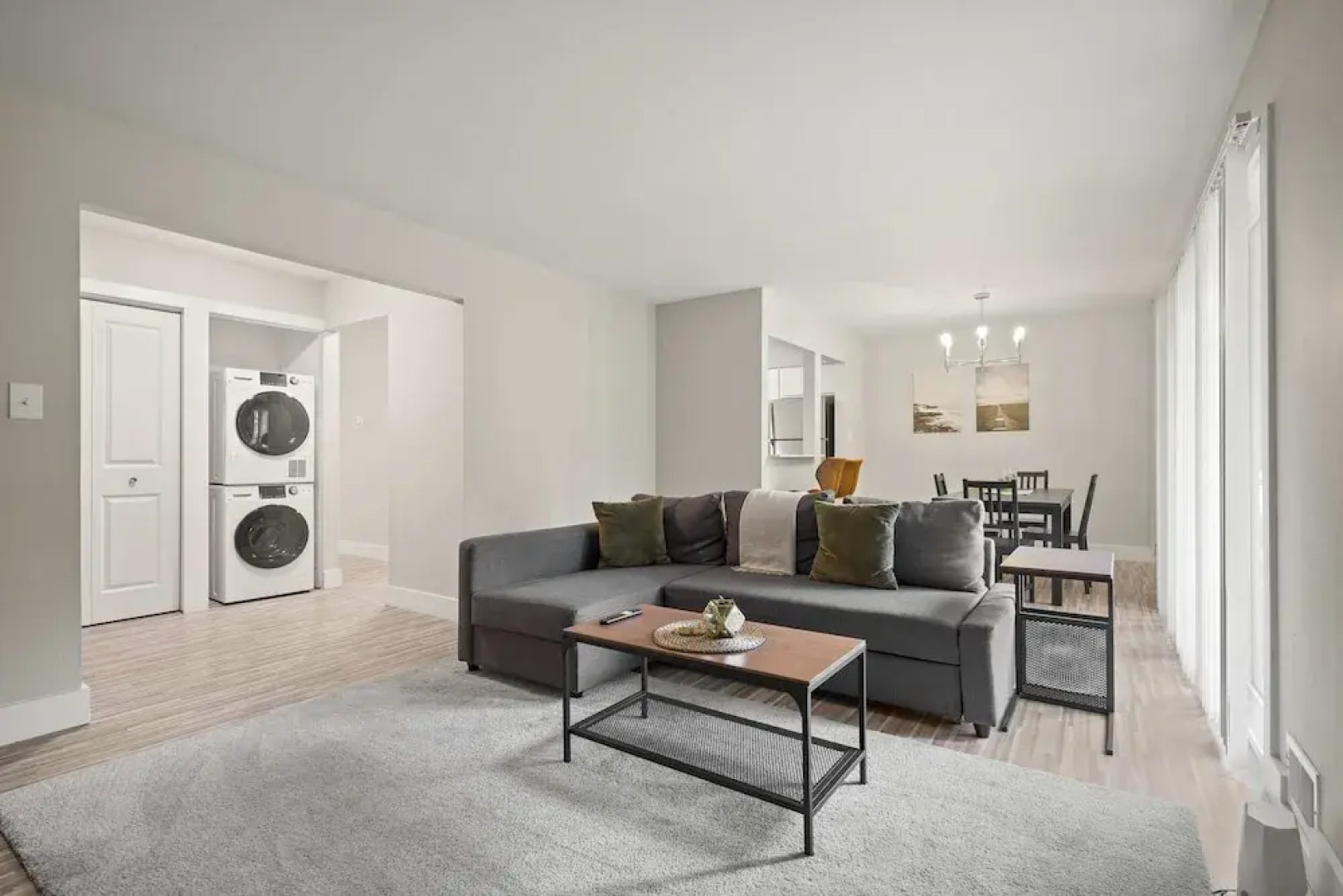 Relaxing 2BR 2BA Unit in the City