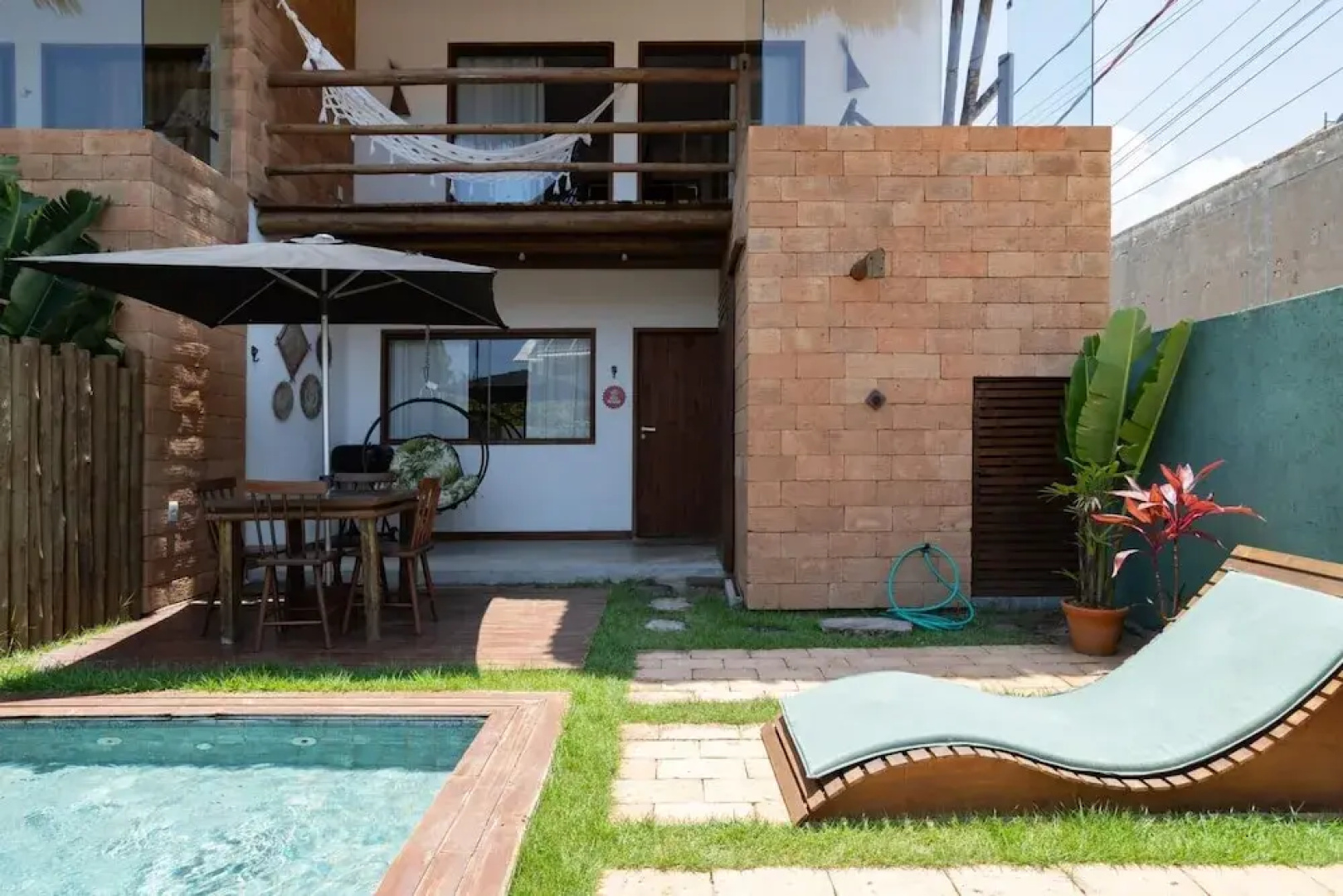 Maravilhosa Casa com Piscina em Frente Praia