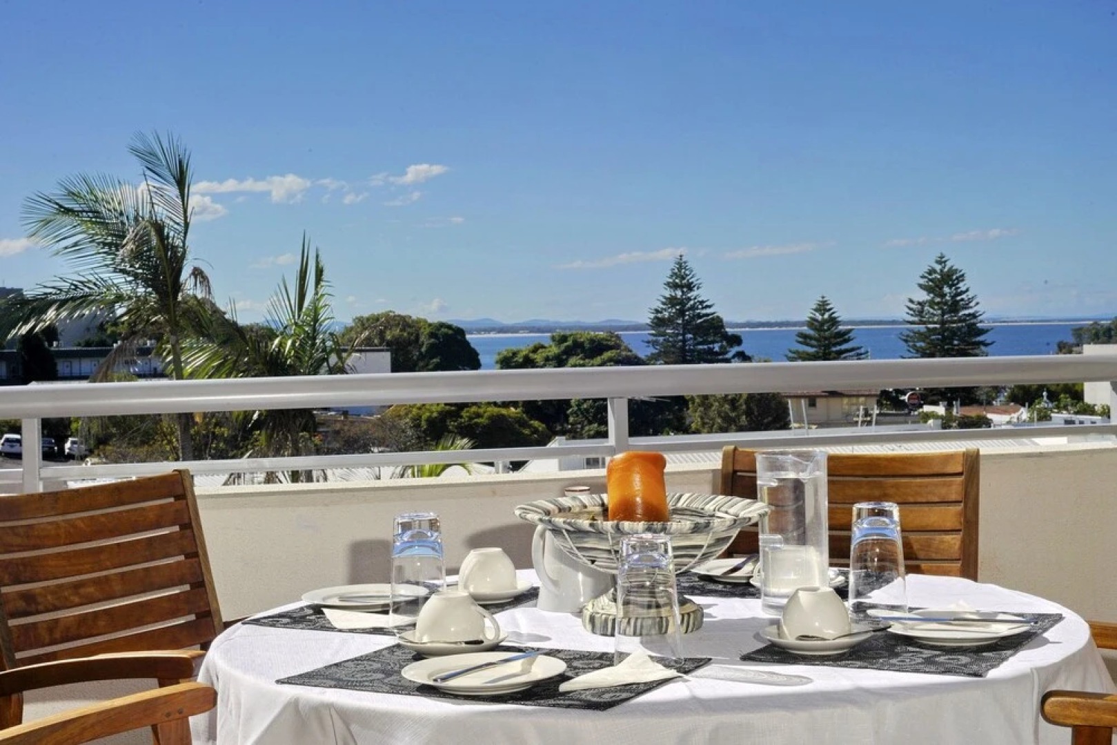 Cote D'Azur,  Unit 43/61 Donald Street