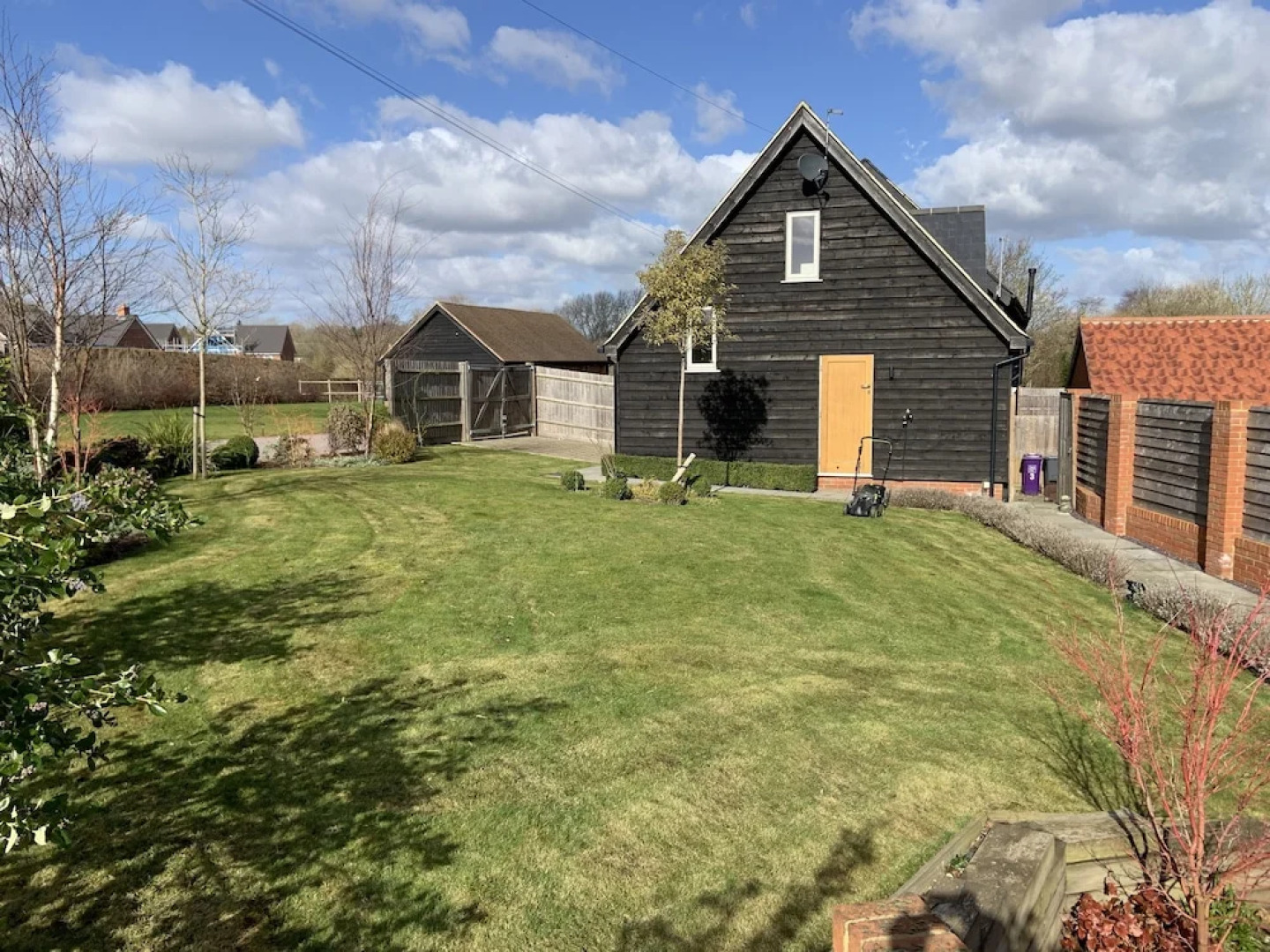 1-bed - Sleeps 2 - Pet Friendly w Parking