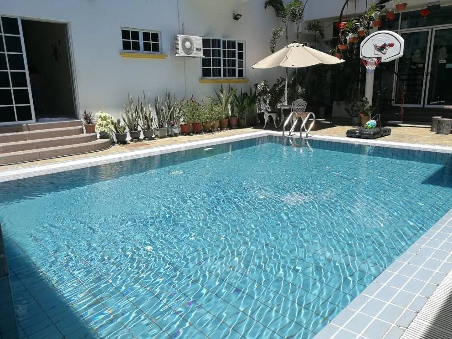 Hanson Holiday Bungalow