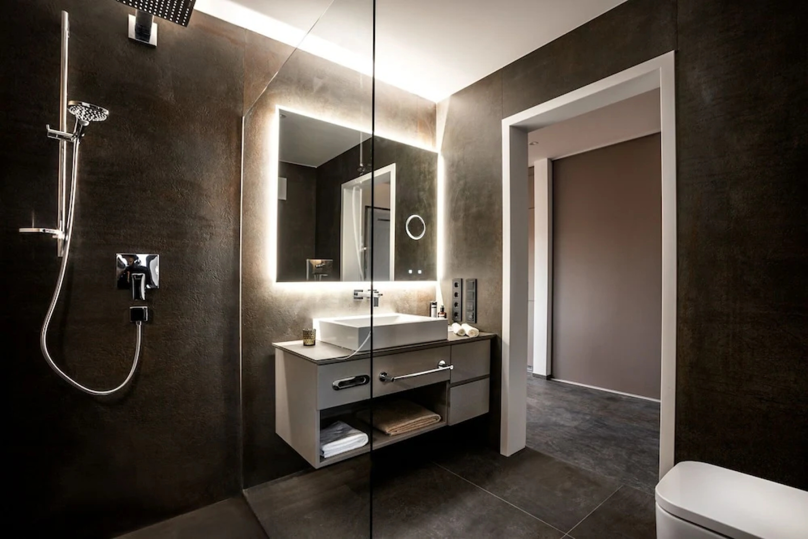Primera Apartments