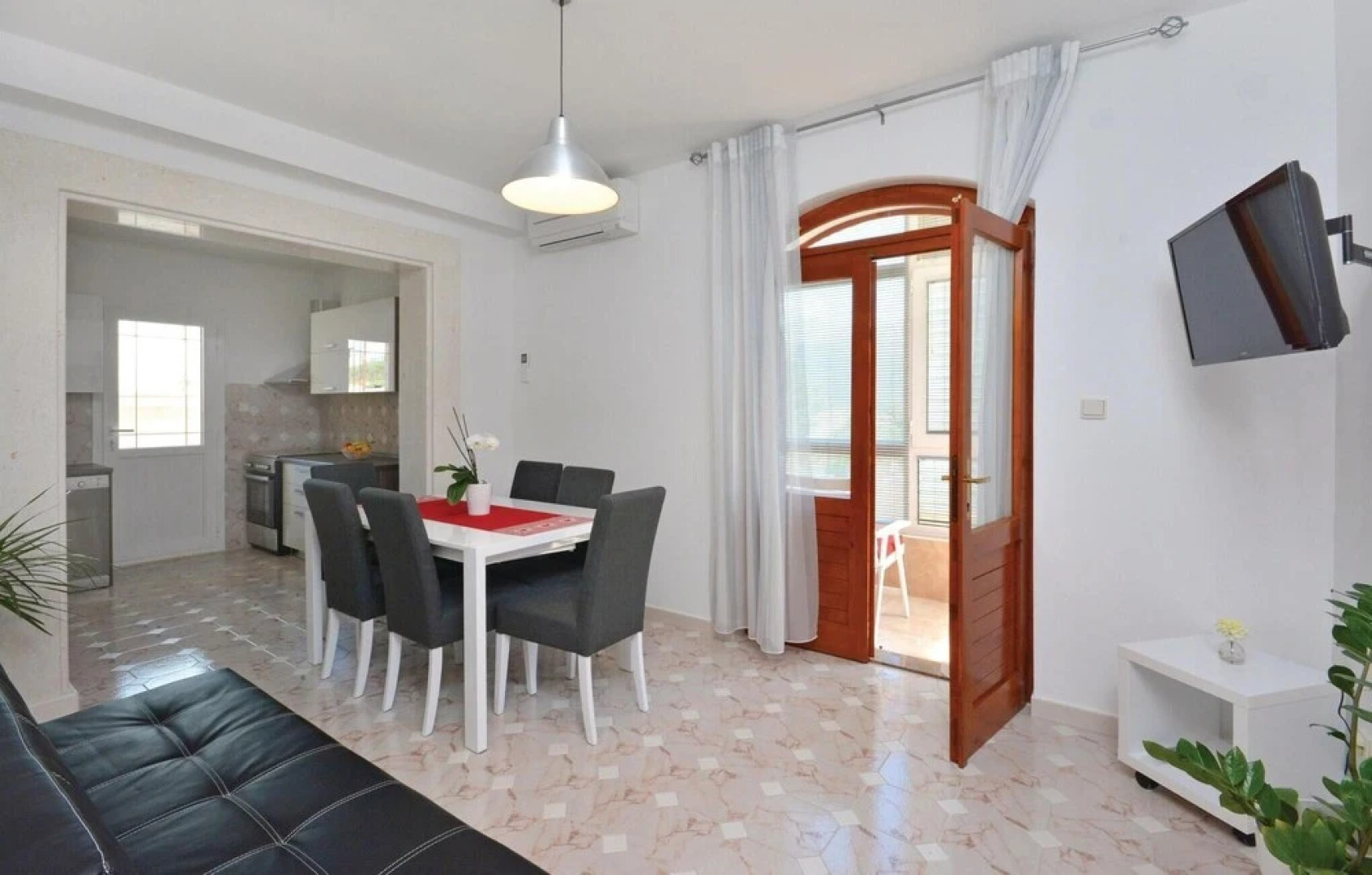 Beautiful Home in Split With Wifi and 3 Bedrooms
