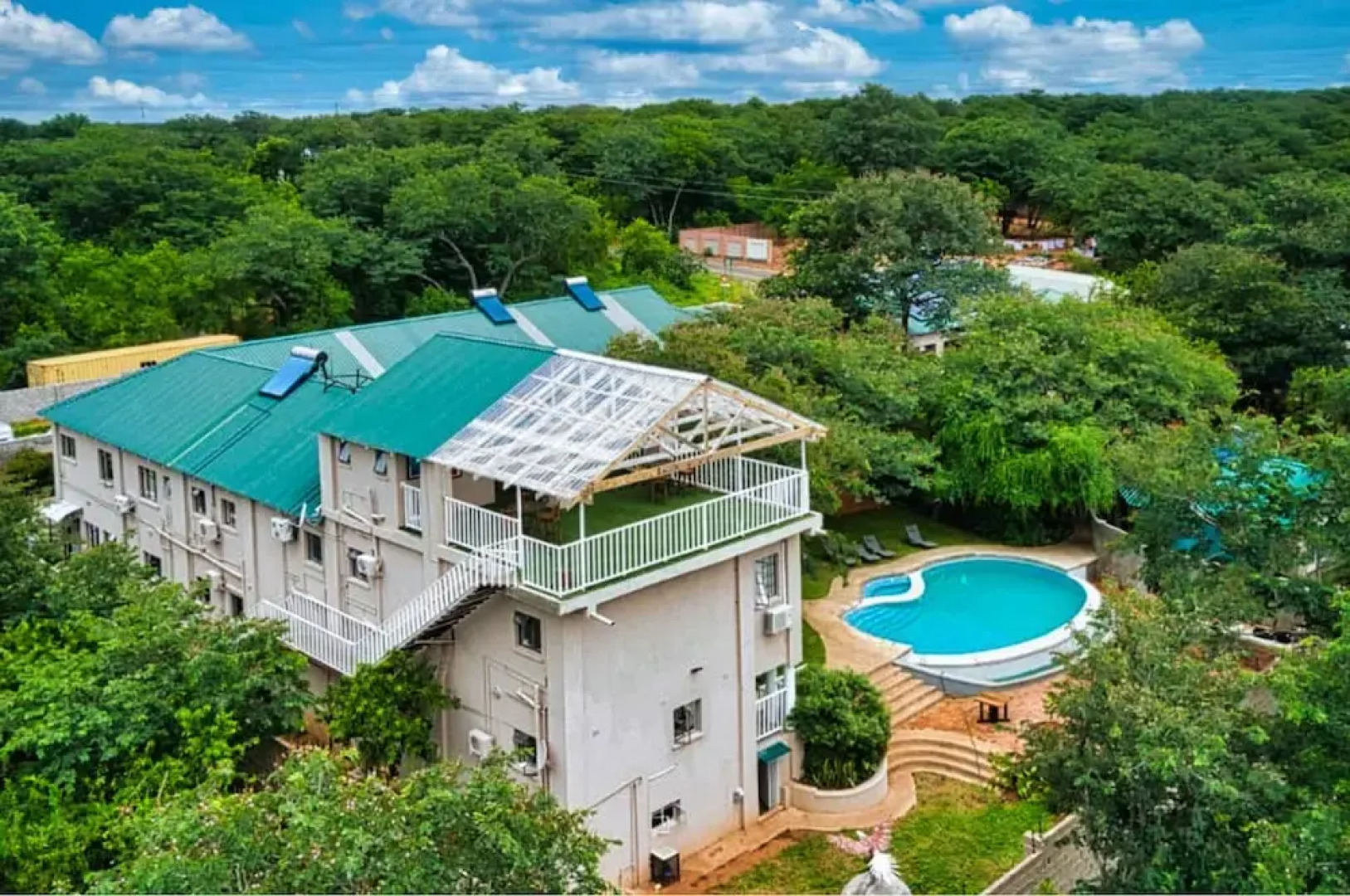 Room in Lodge - Zambezi Boutique Lodge, 2 Suites ask for our Free Savannah Adventures 4x4 Safari