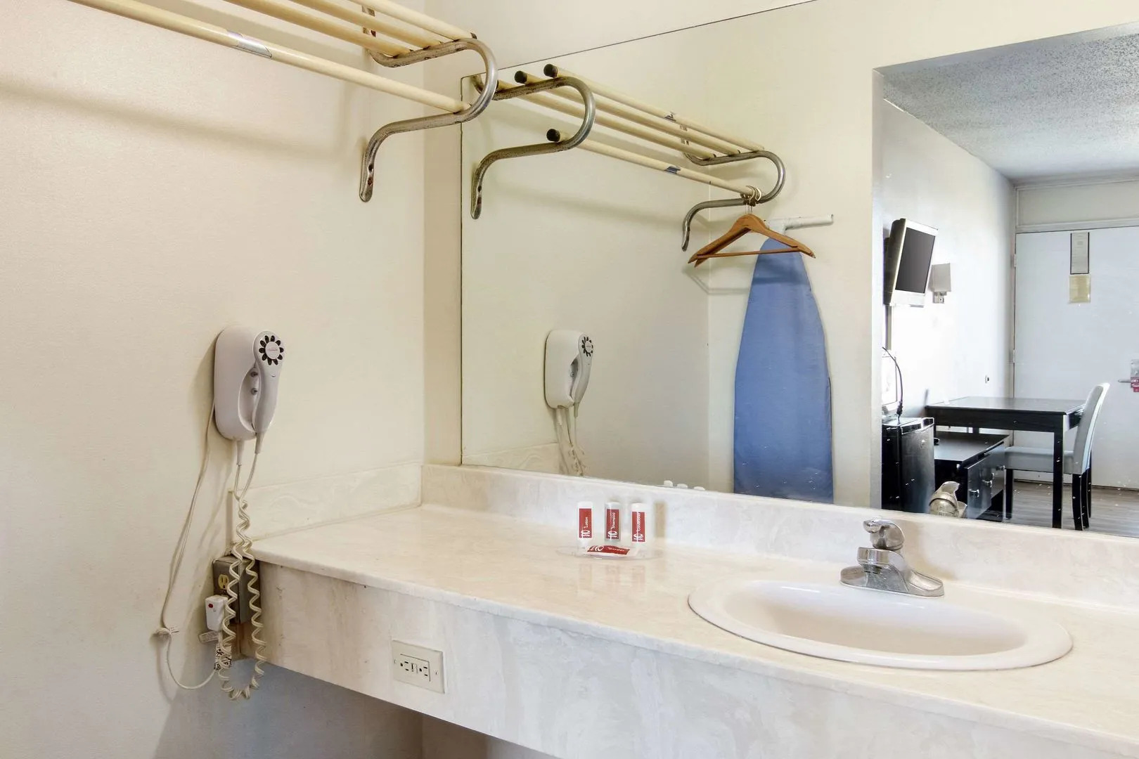 Red Roof Inn LaGrange